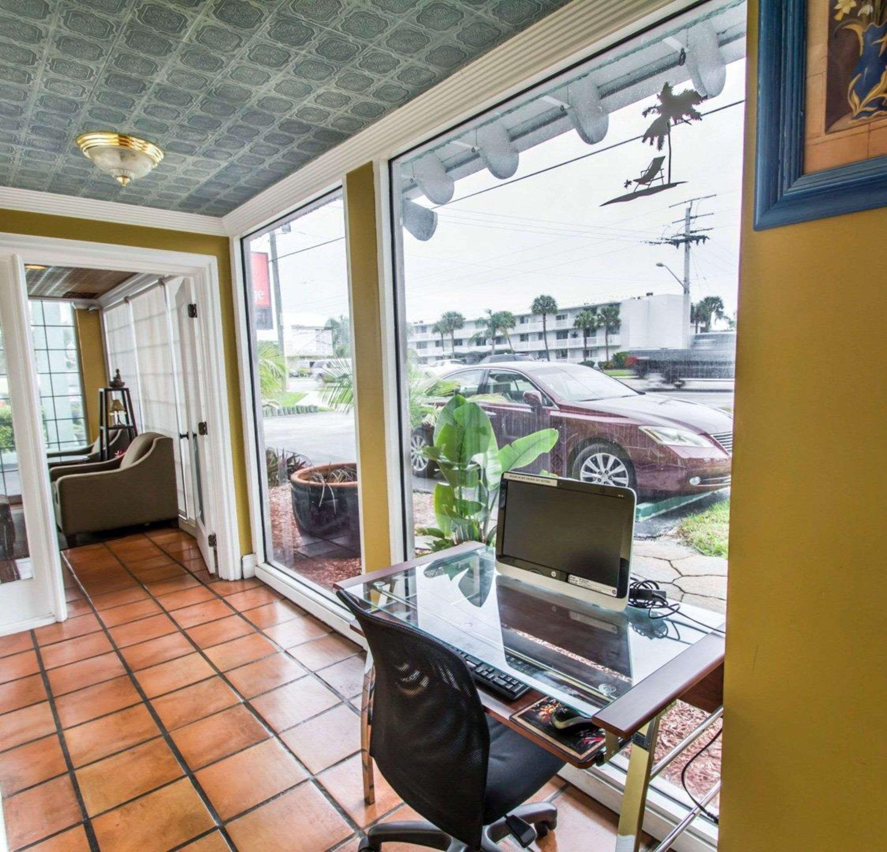 Lodge Econo Cocoa - Near The Port