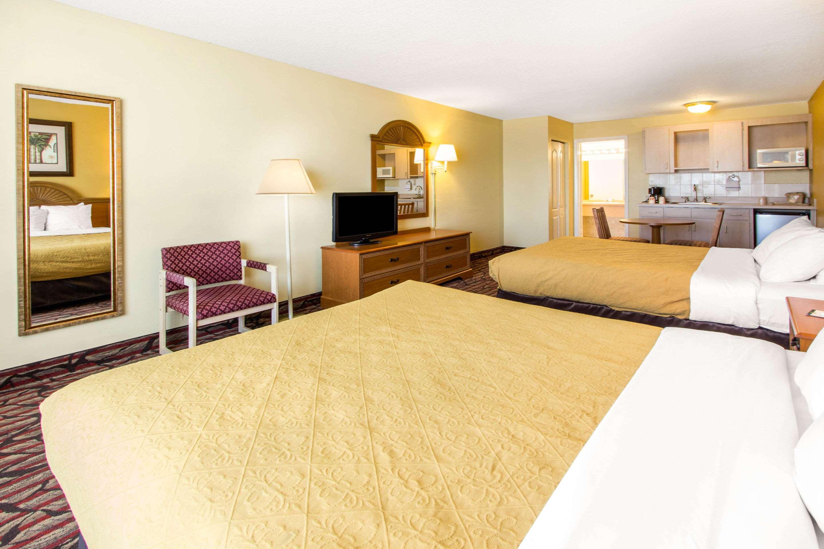 Rodeway Hotel Clearwater
