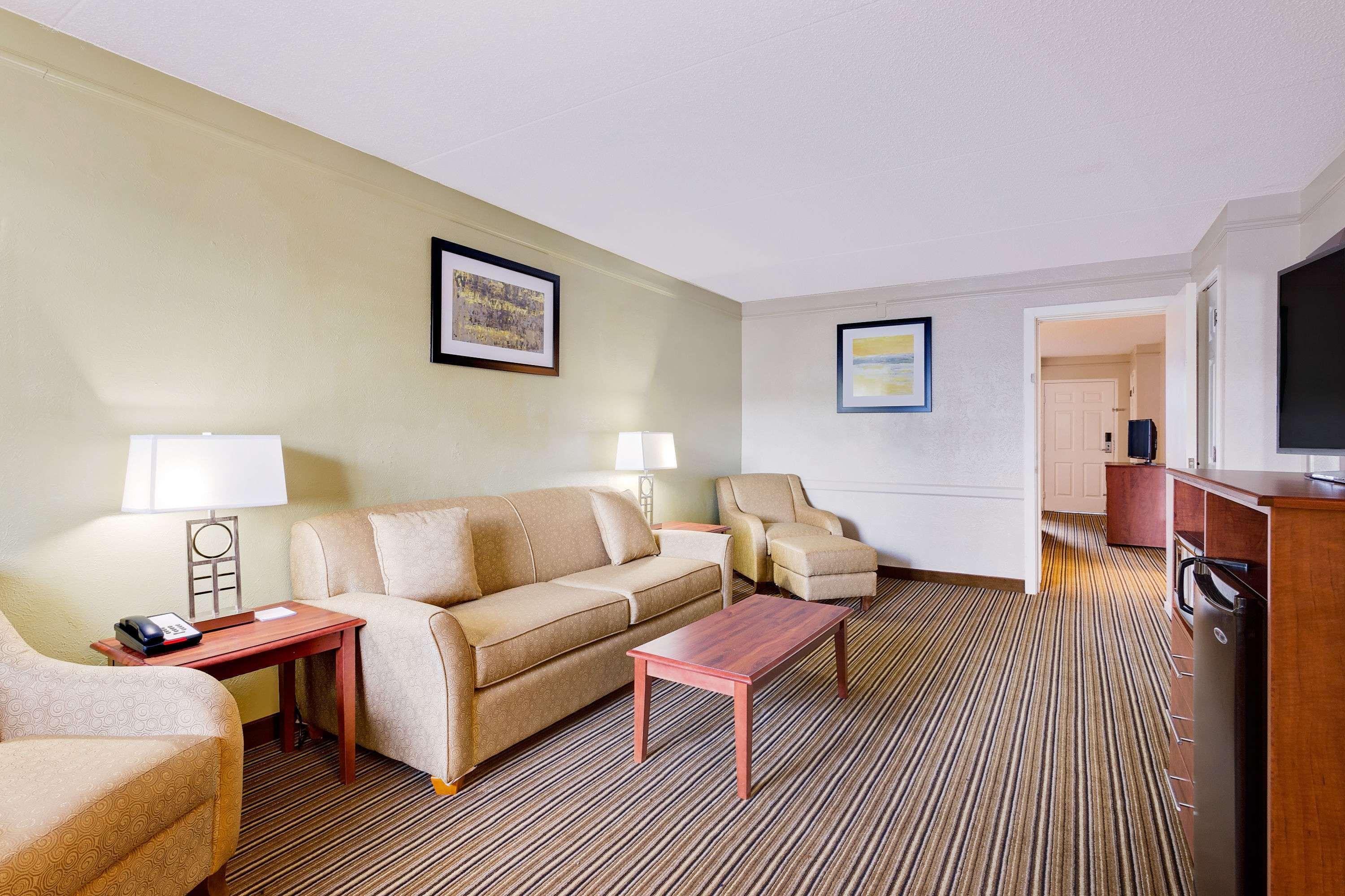 Baymont By Wyndham Orange Park Jacksonville