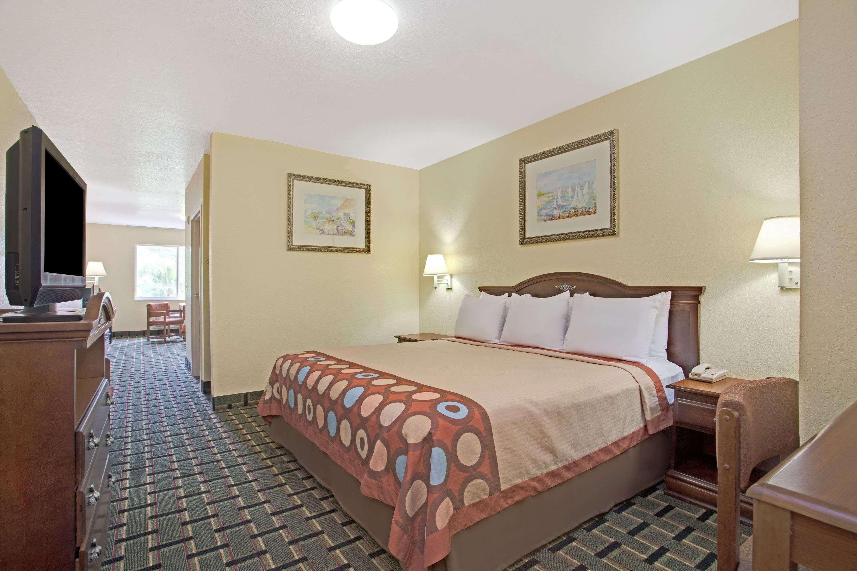 Hotel Super 8 By Wyndham Daytona