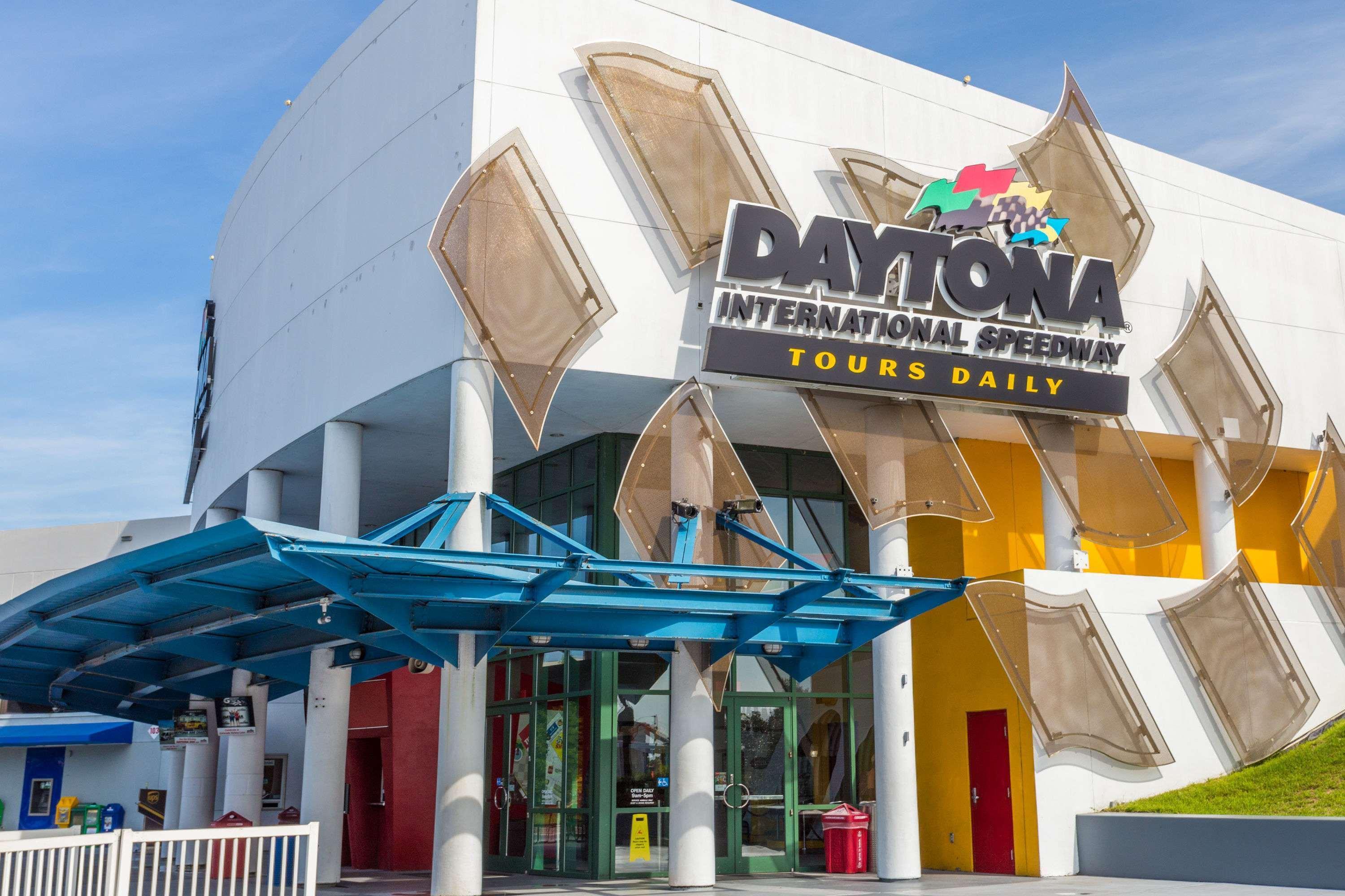 Super 8 By Wyndham Daytona Hotel 2*