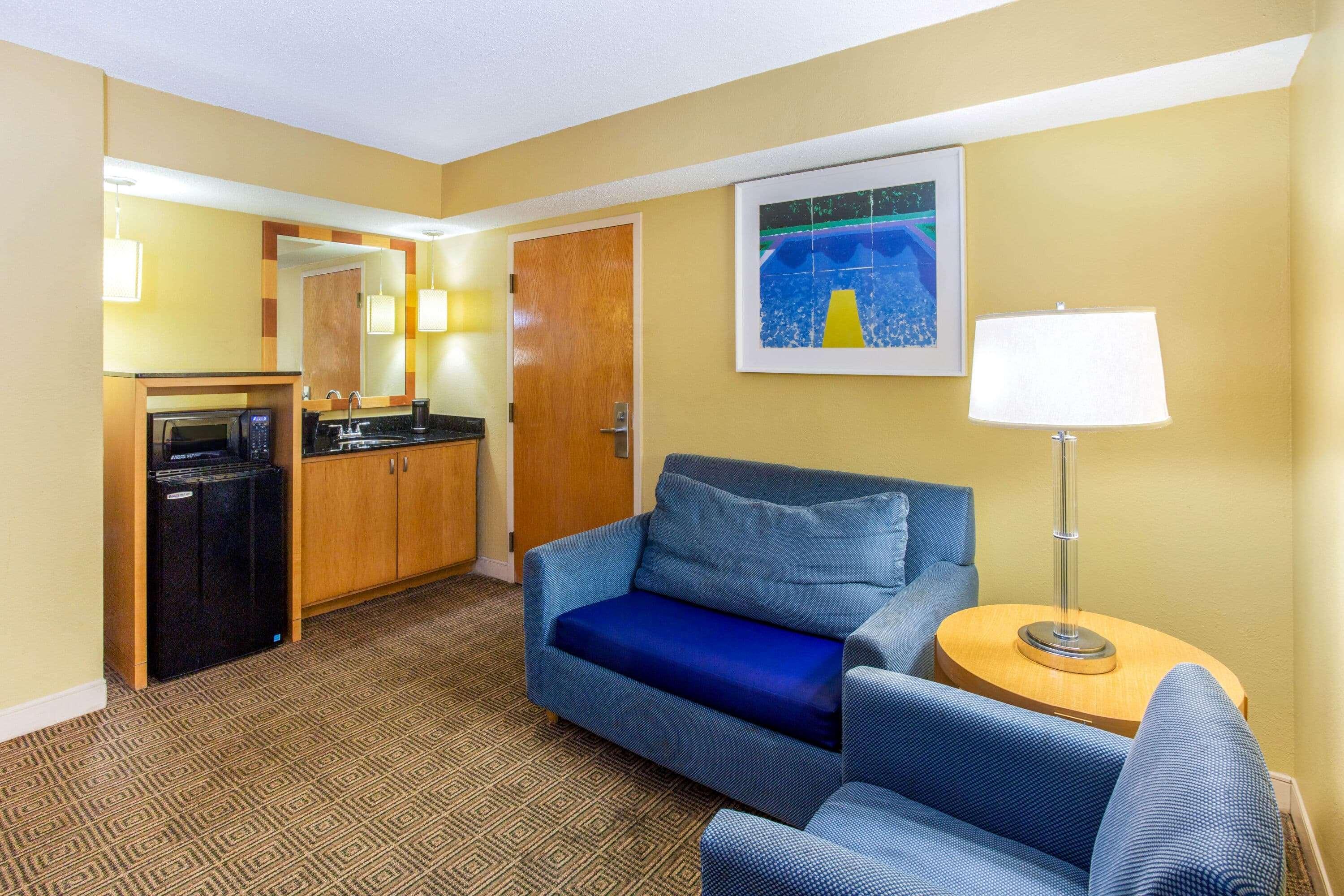 La Quinta By Wyndham Downtown Hotel