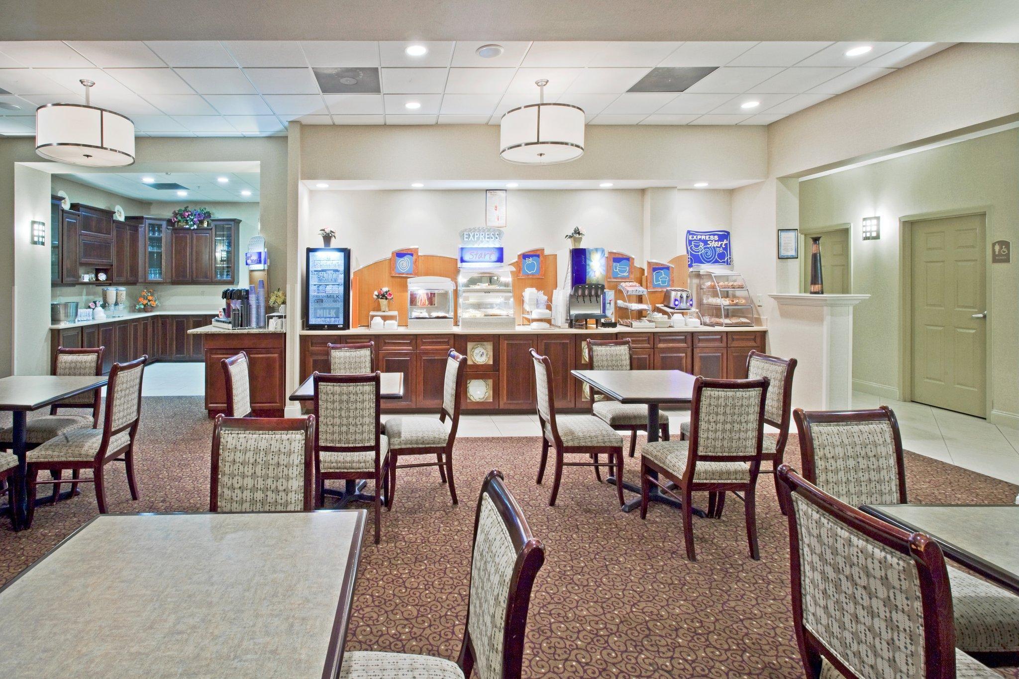 Express & Us 19 North By Ihg 2* Clearwater