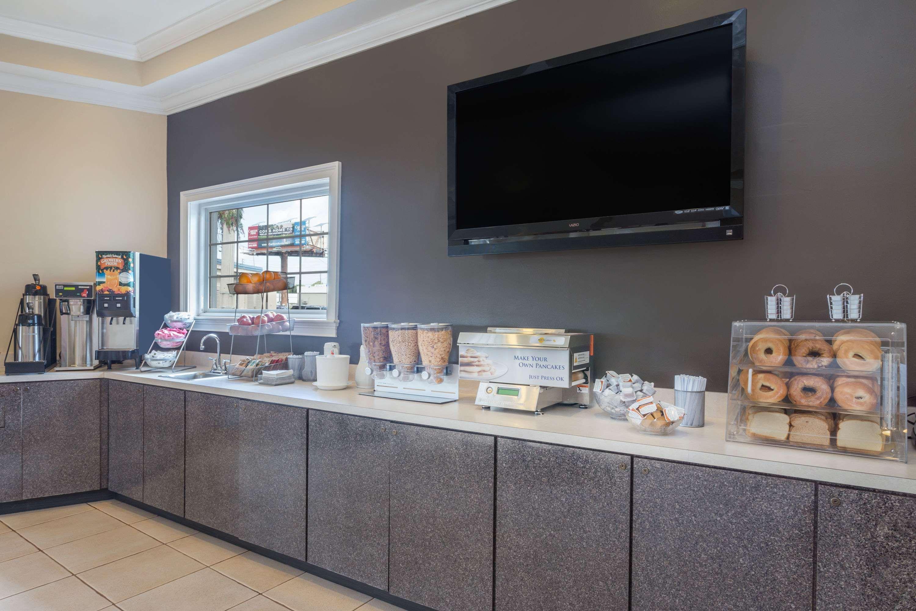 Travelodge By Wyndham Hotel 2*