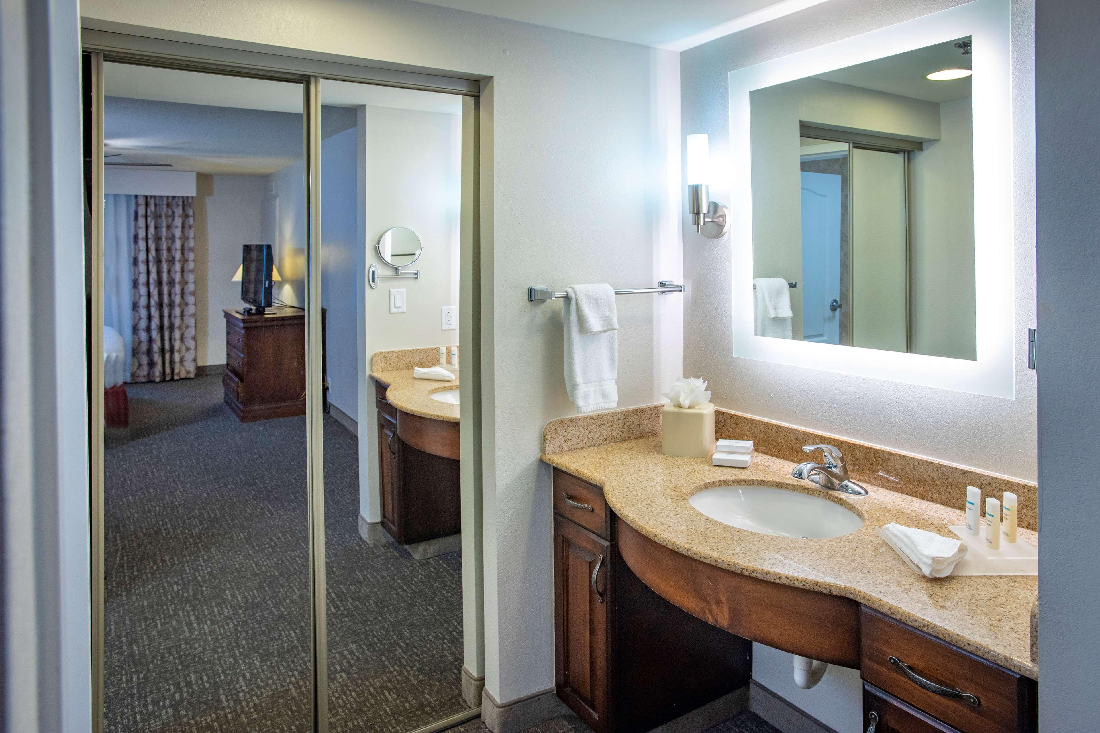 Pensacola Suites Hotel 3*