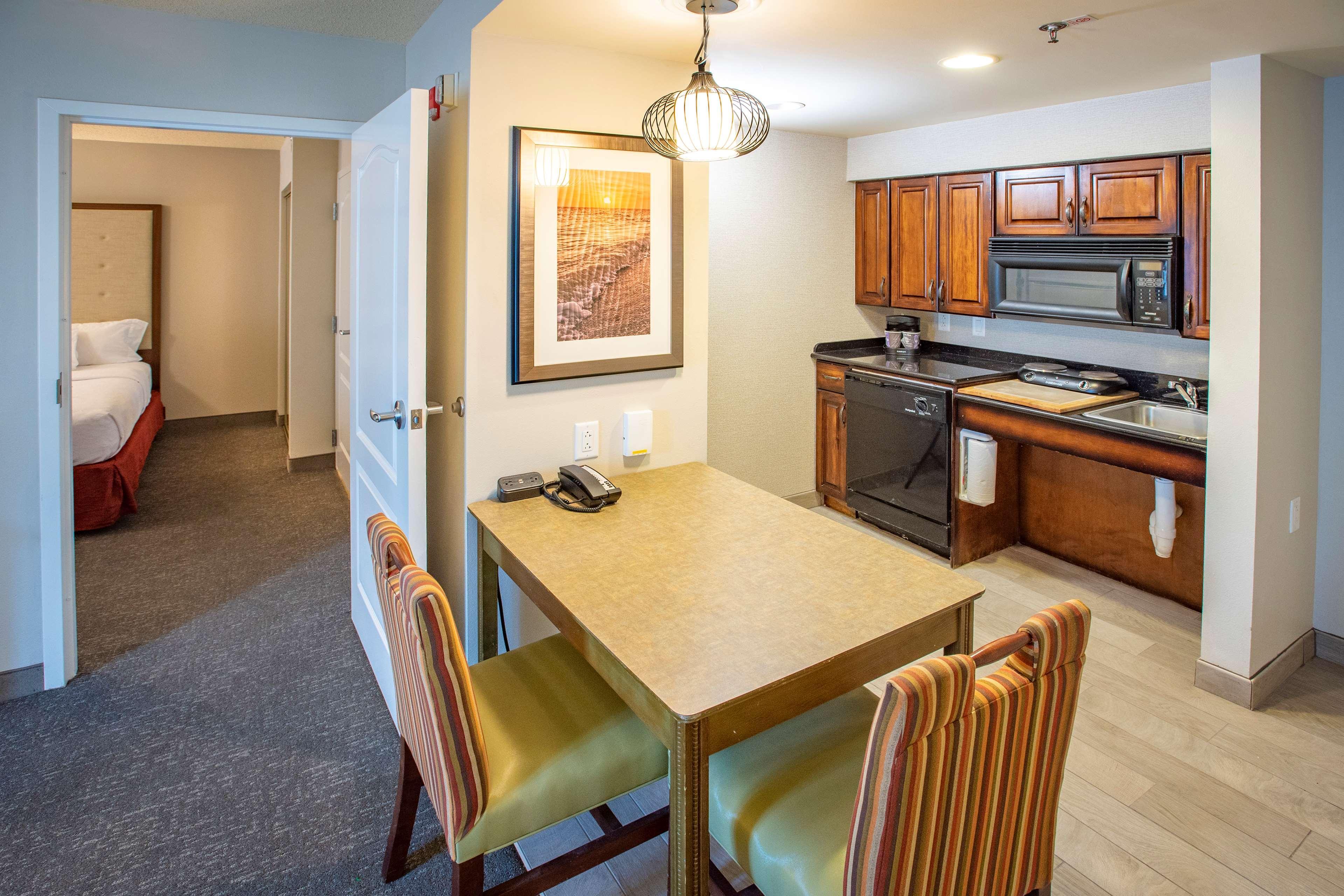 Hotel Pensacola Suites Hotel