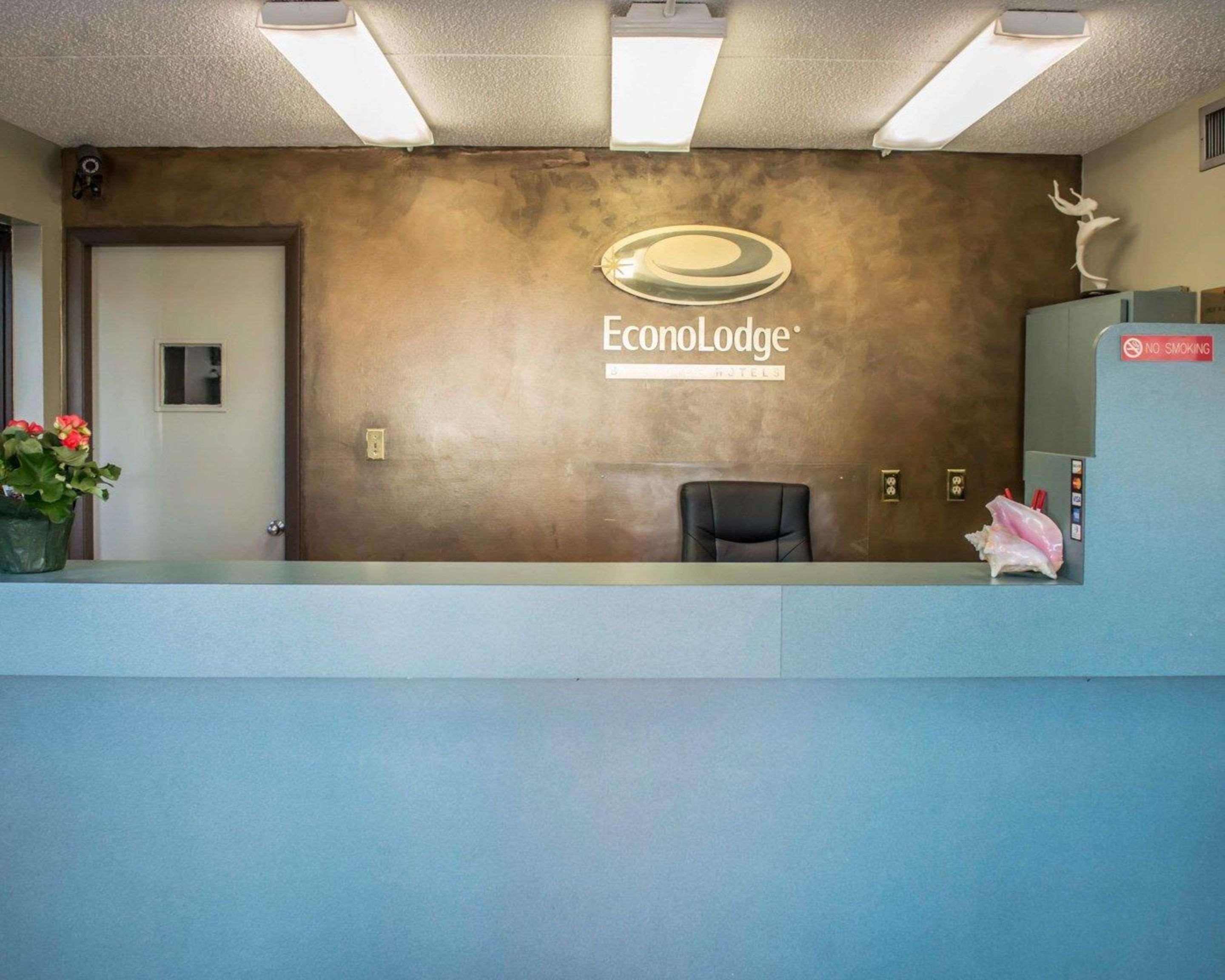 Lodge Econo *