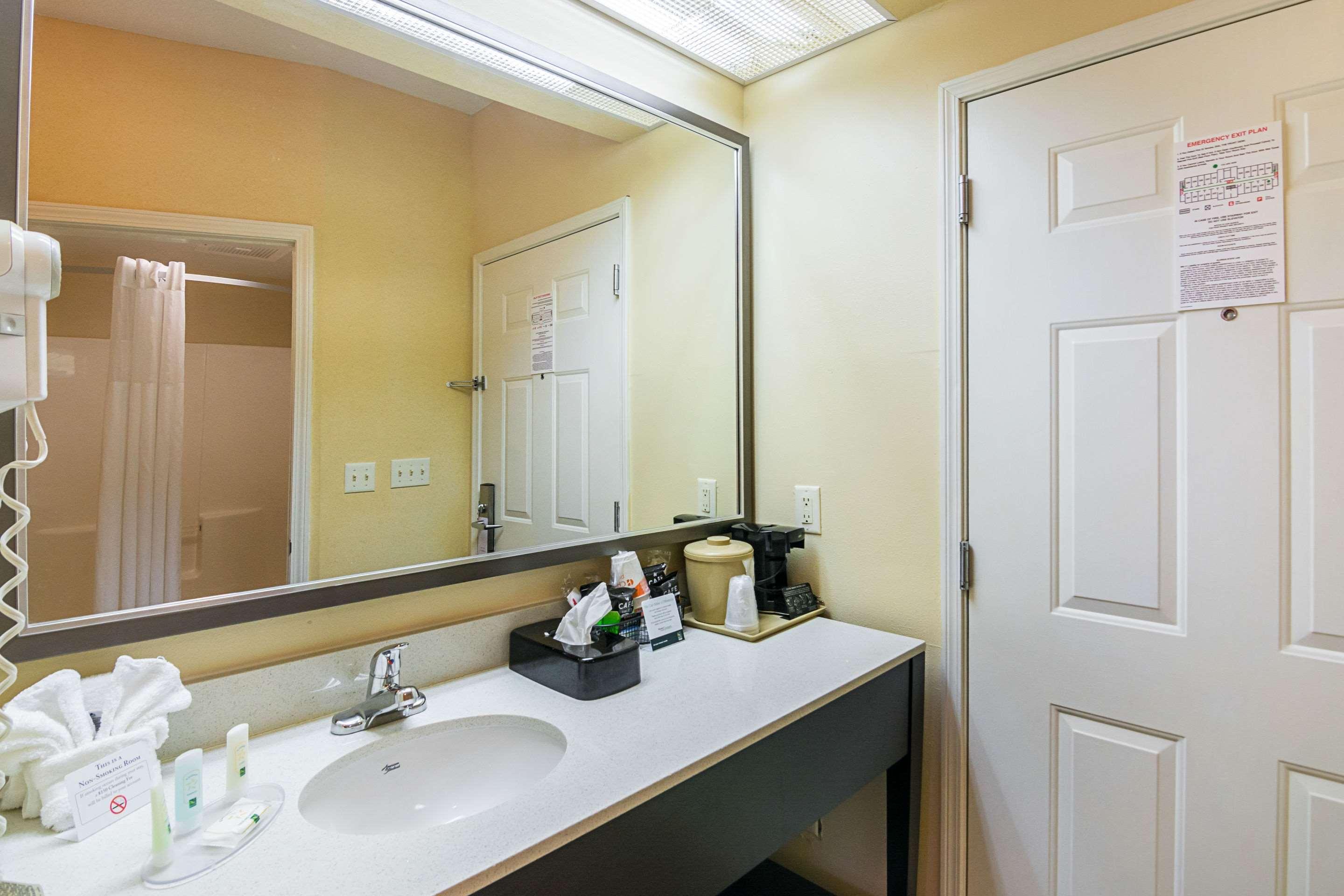 Inn The White House 2*