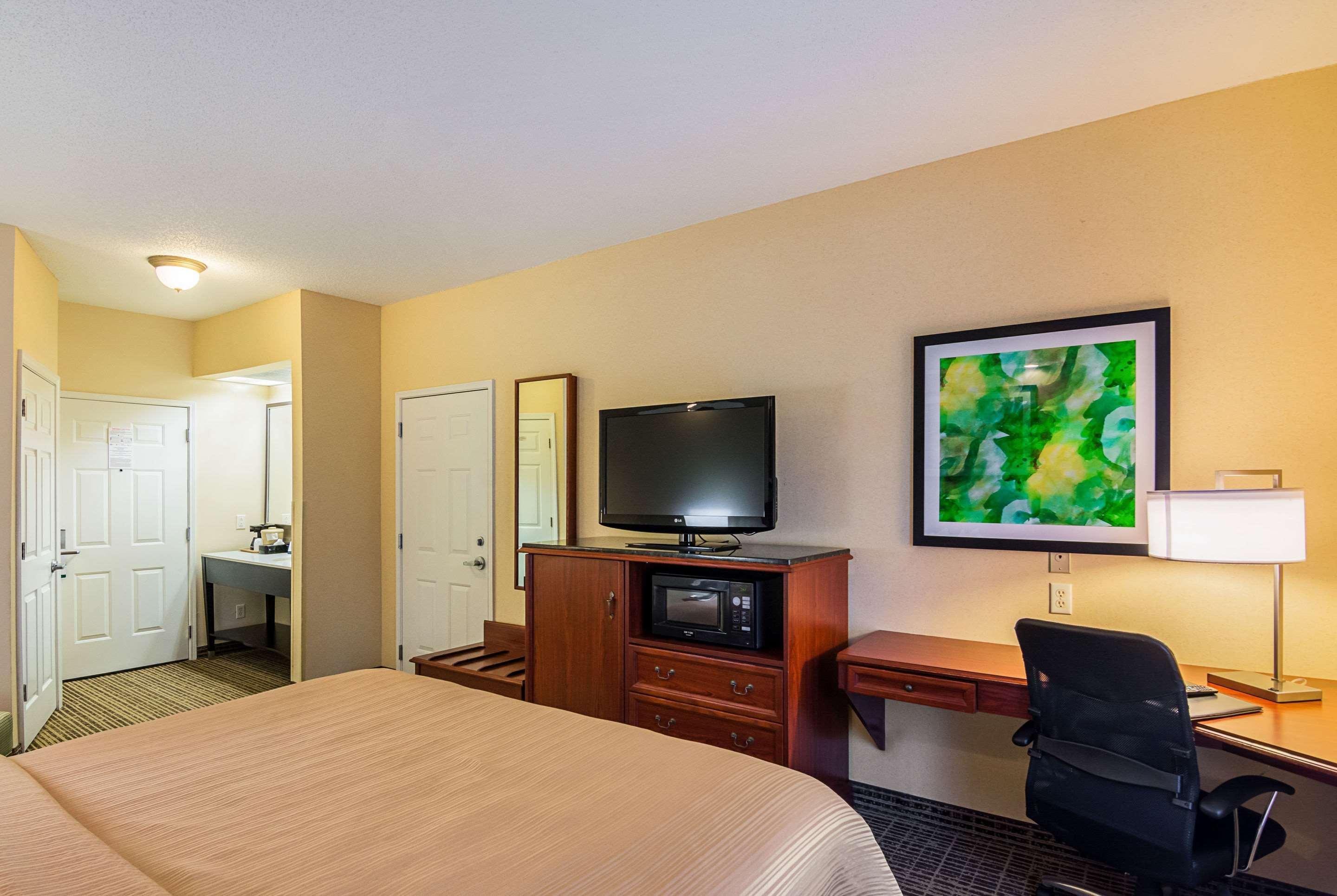 The White House 2* Crestview