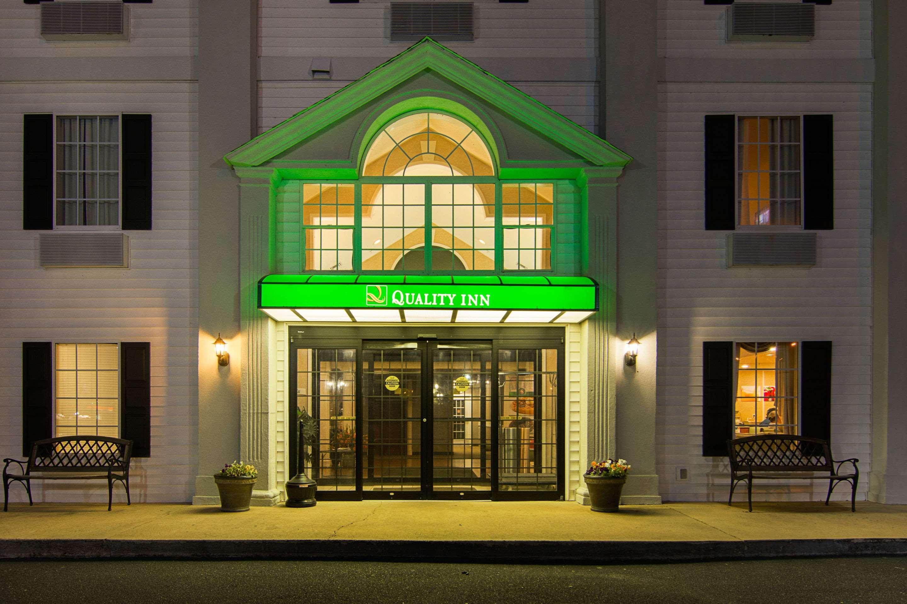 The White House 2* Crestview