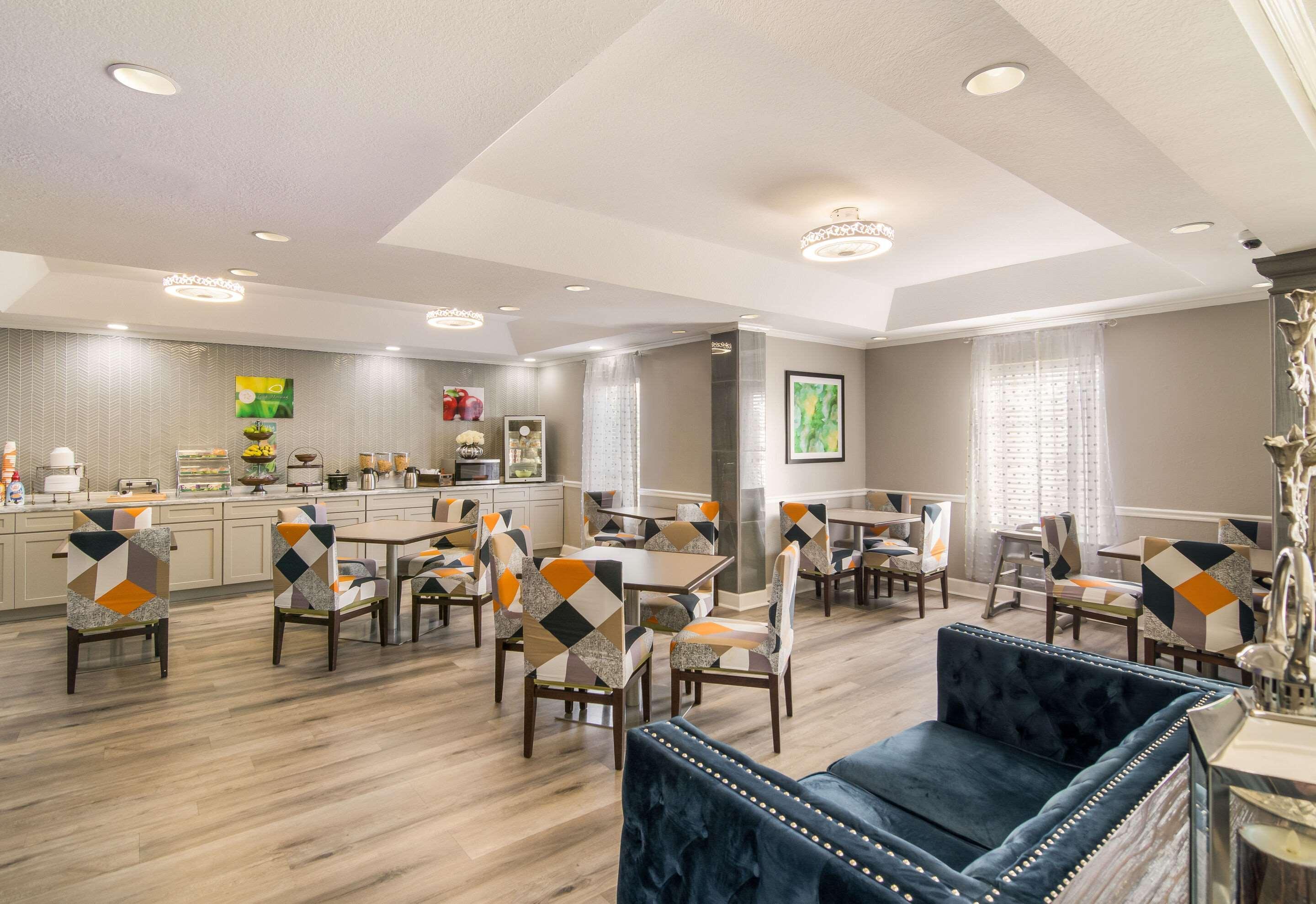 Inn The White House 2*