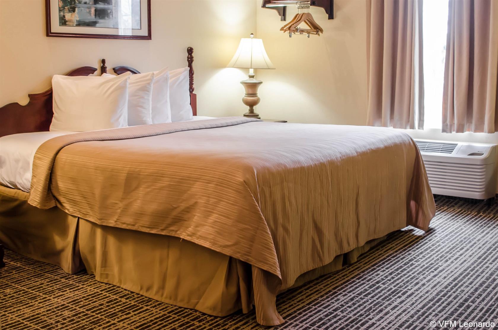 The White House Inn Crestview
