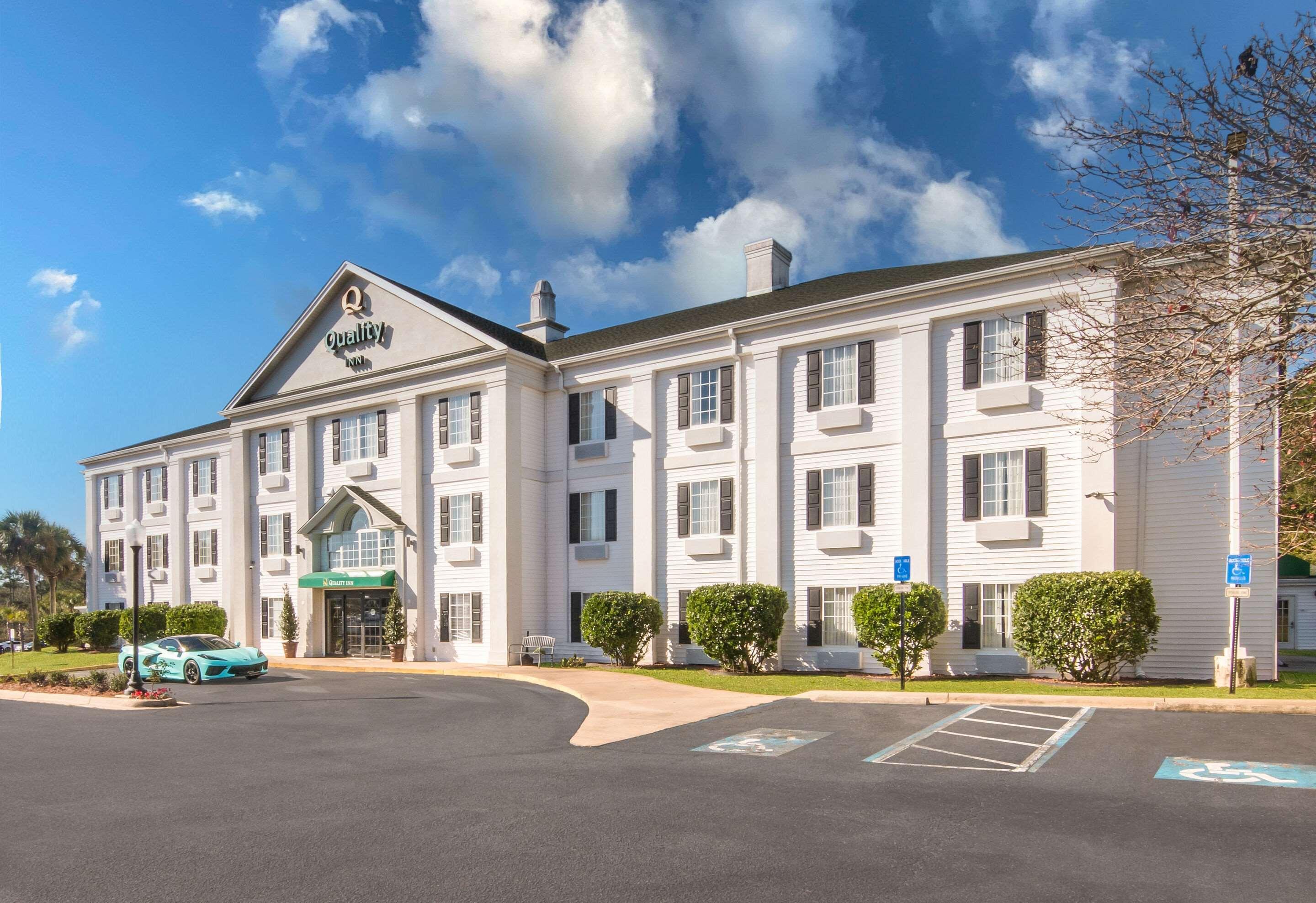 The White House Inn