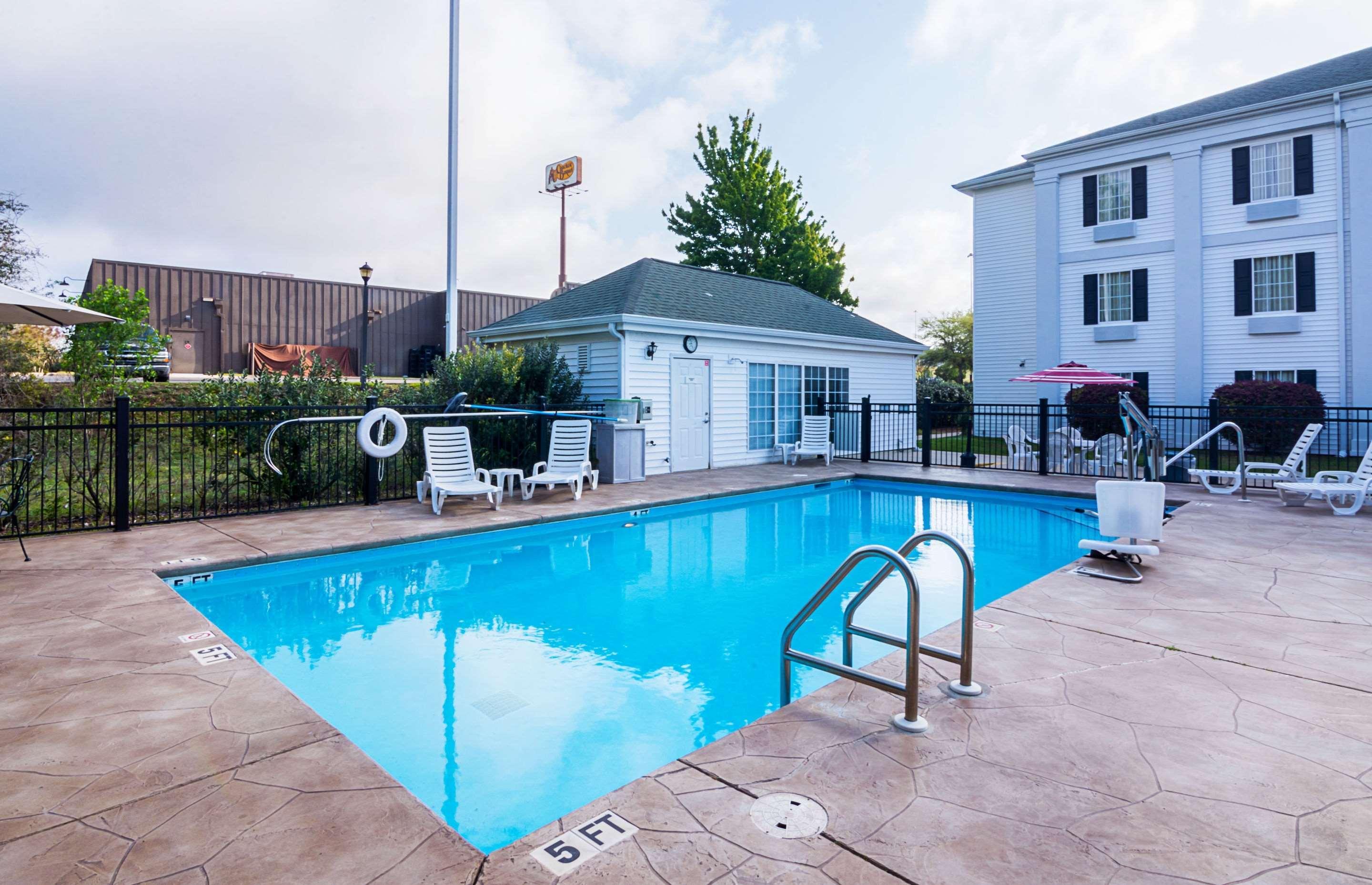 The White House Inn Crestview