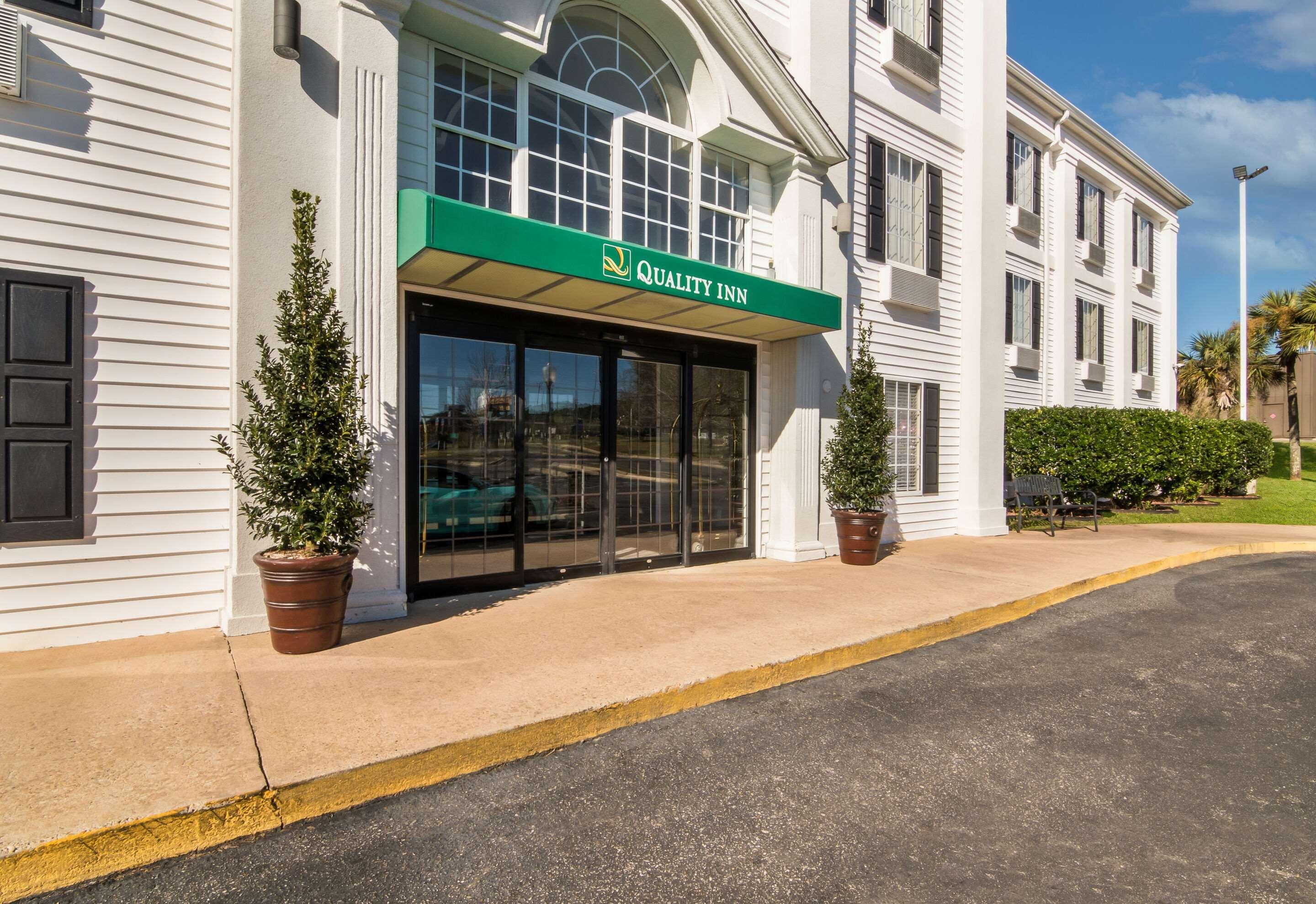 The White House Inn 2*
