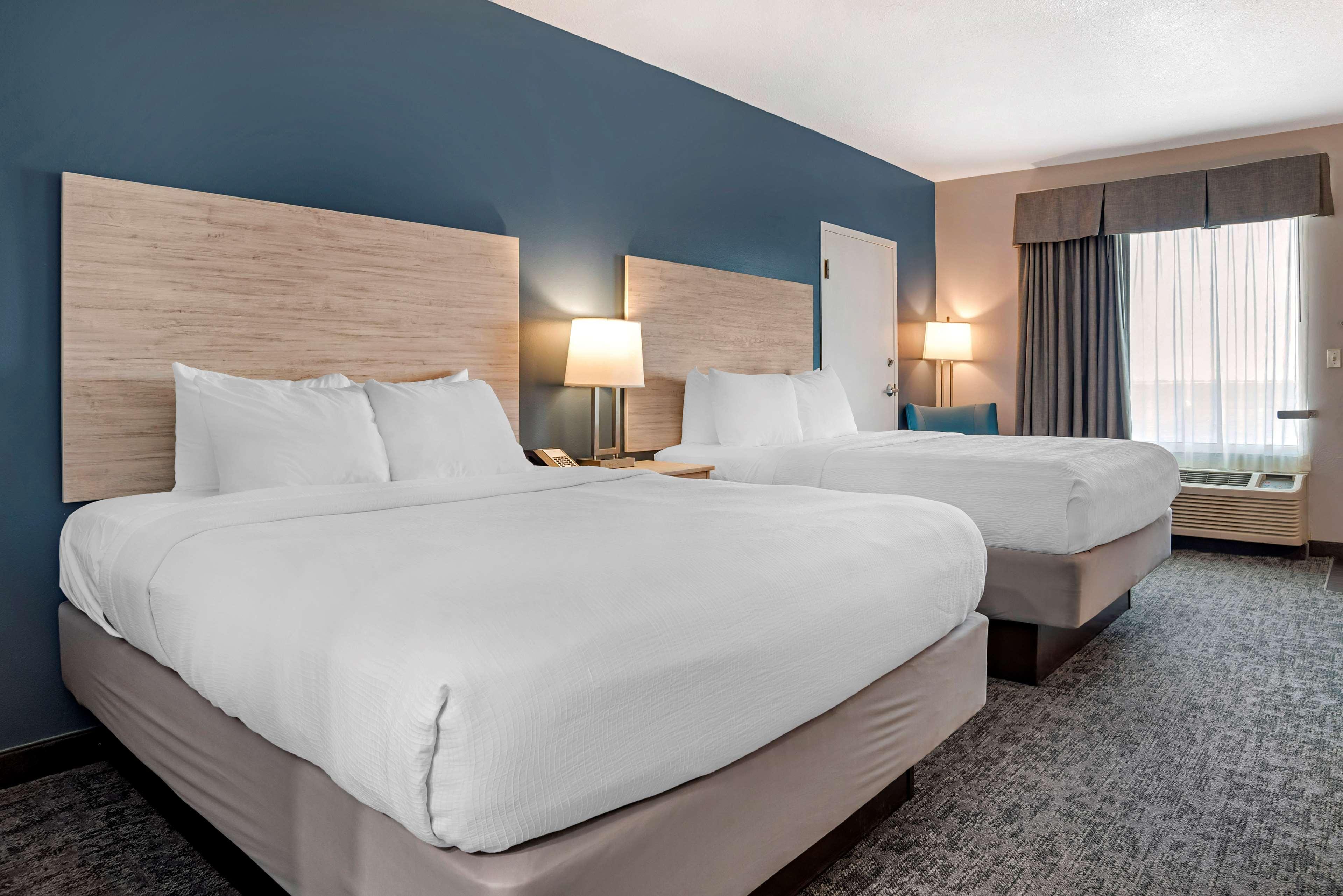 Western Waterfront Hotel Navarre