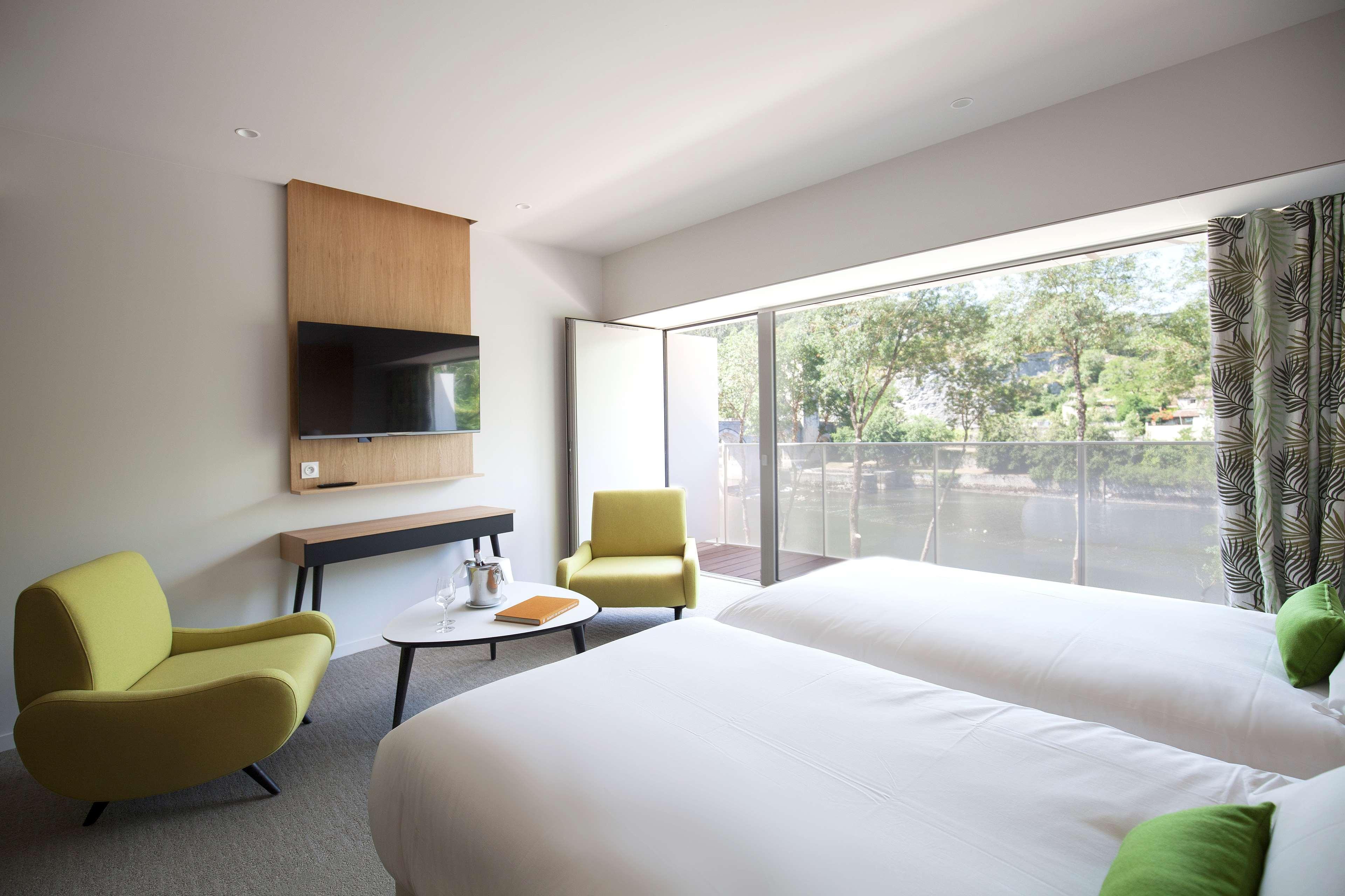Western Waterfront Hotel 3*