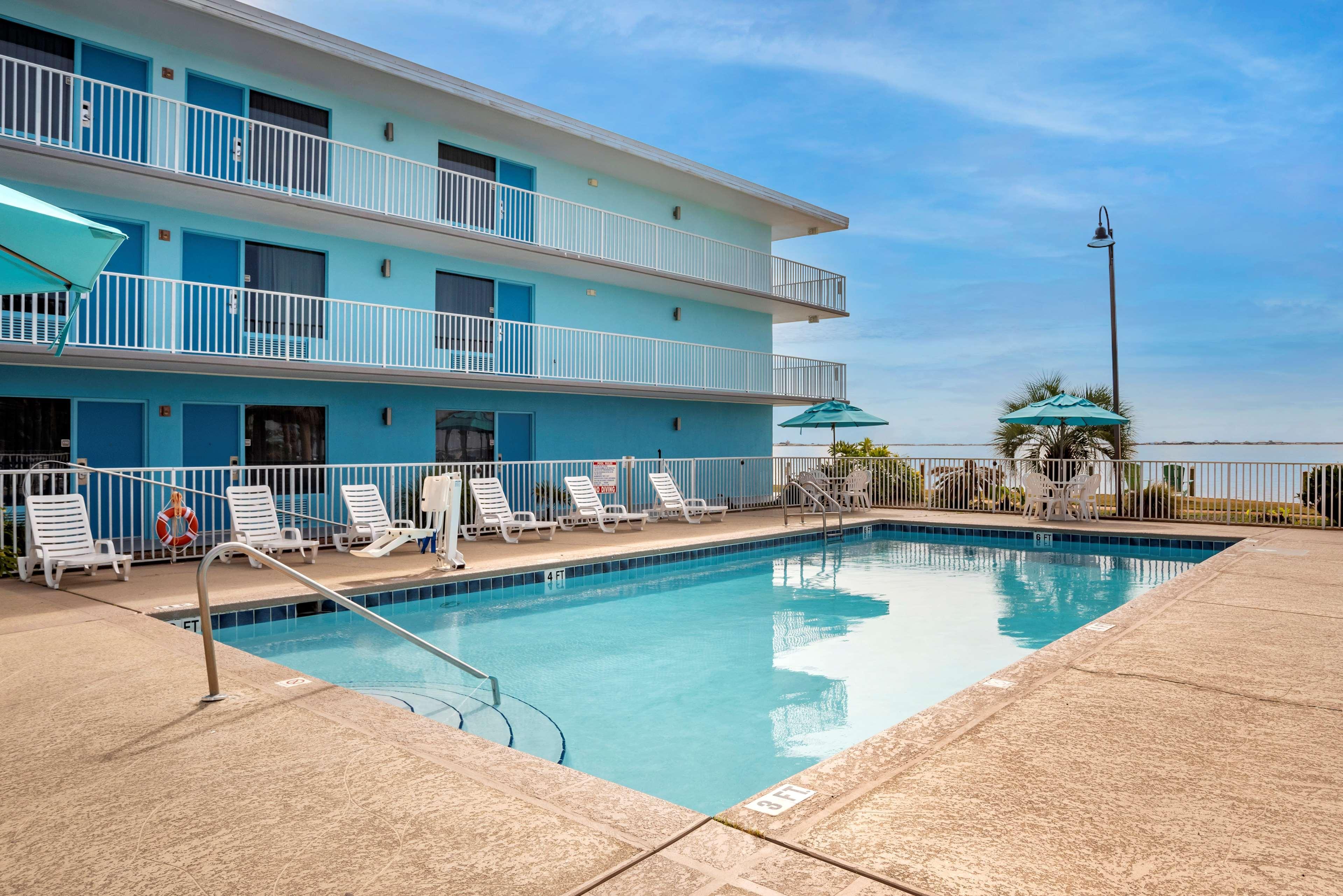 Western Waterfront Navarre