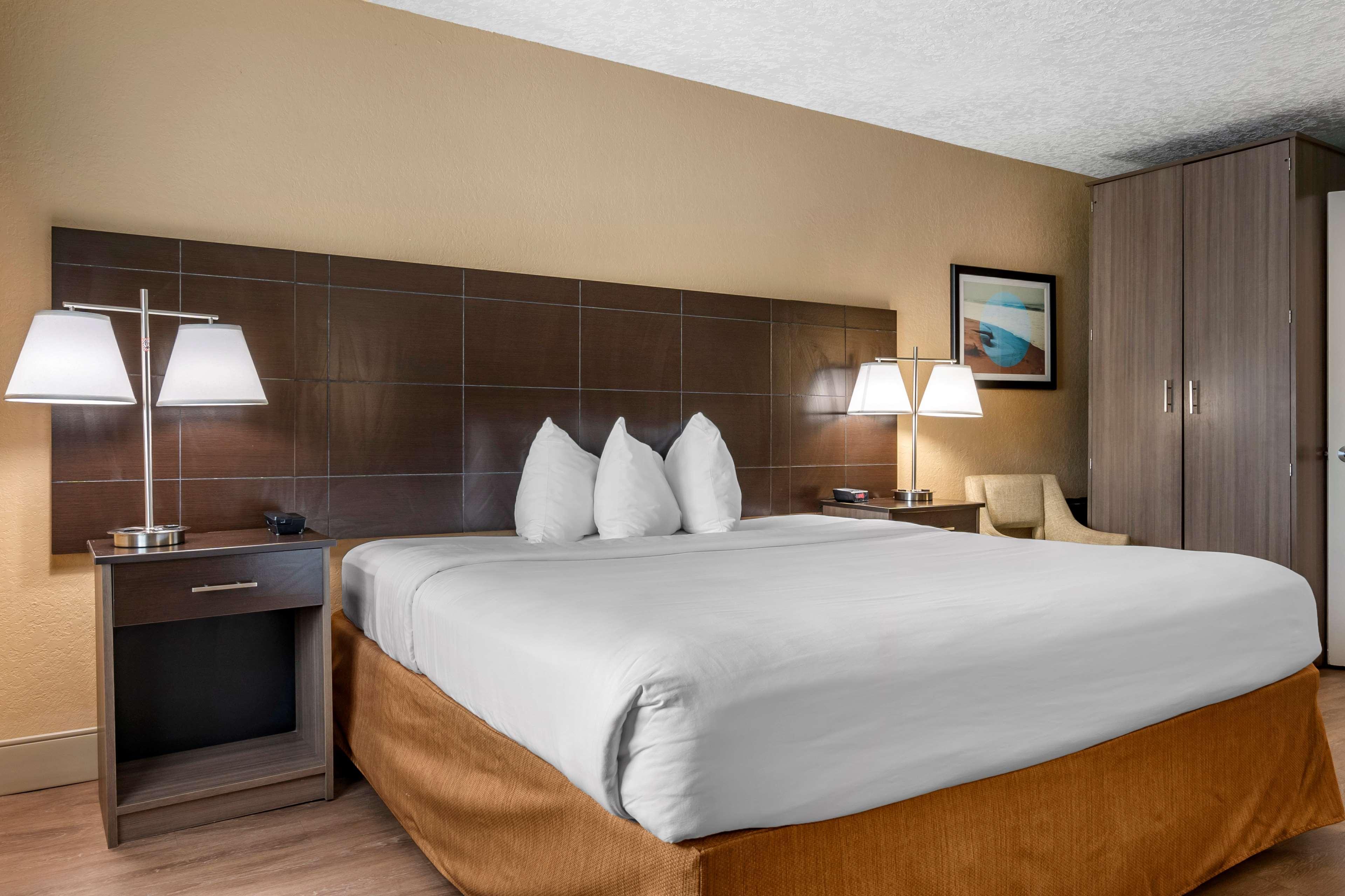 Hotel Western Space Shuttle