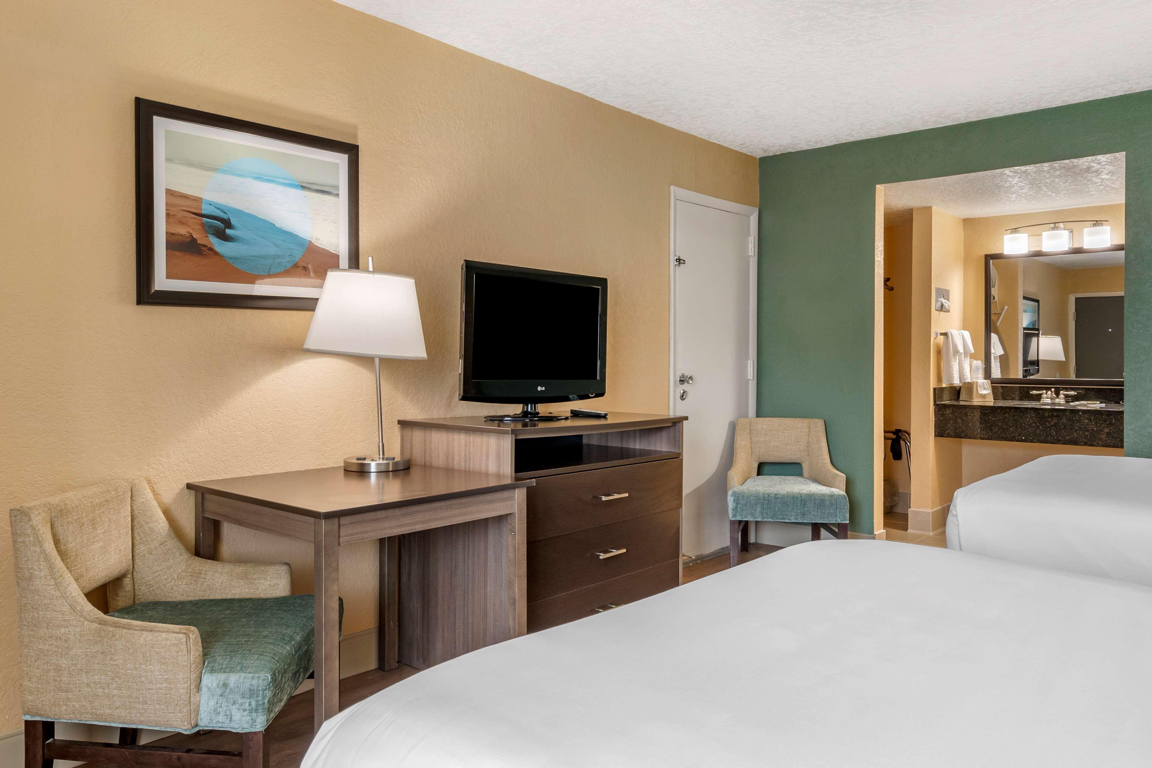 Western Space Shuttle 3* Titusville