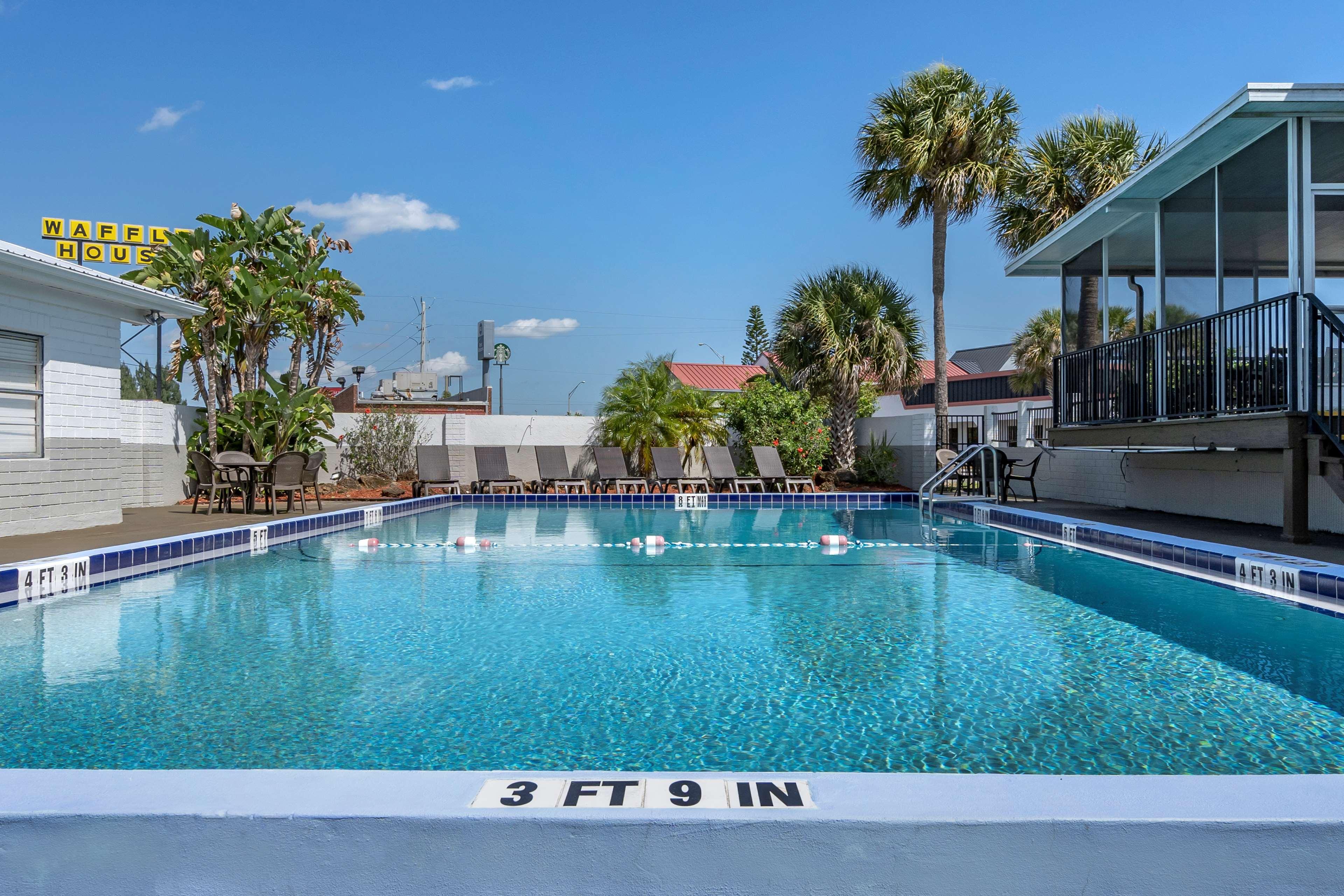 Western Space Shuttle Hotel Titusville