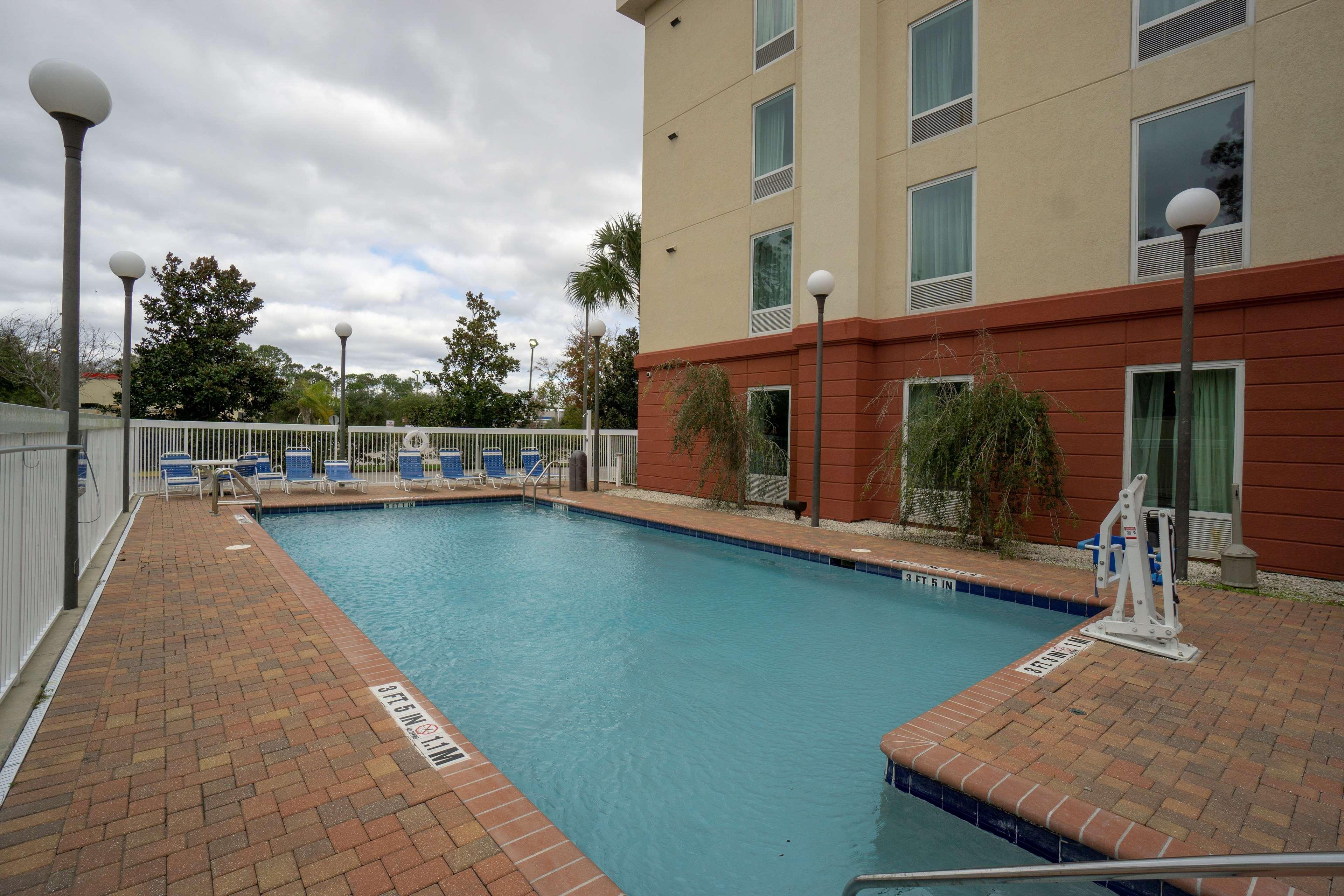 Hampton & Palm Coast Hotel