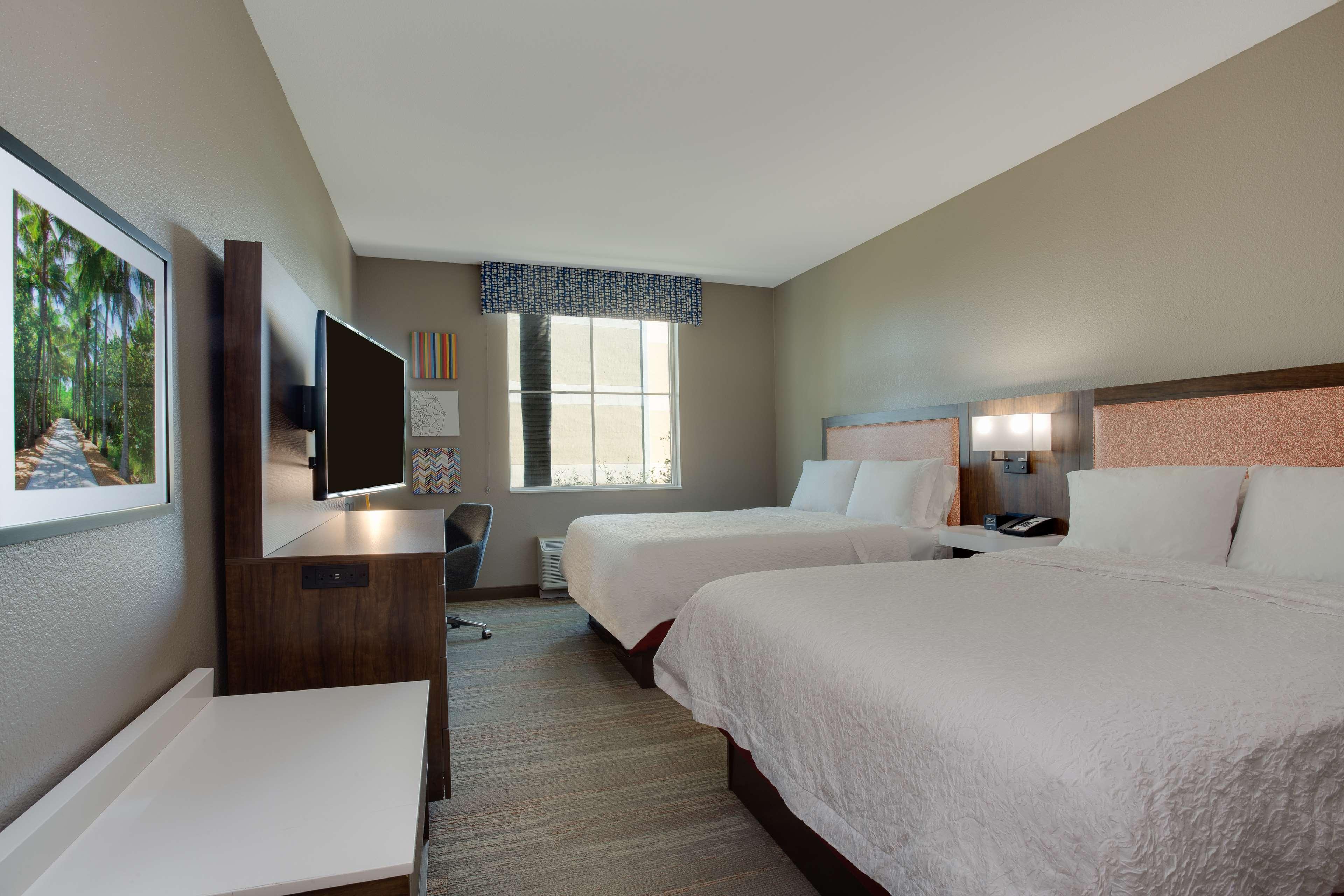Hampton & Lauderdale - Hotel