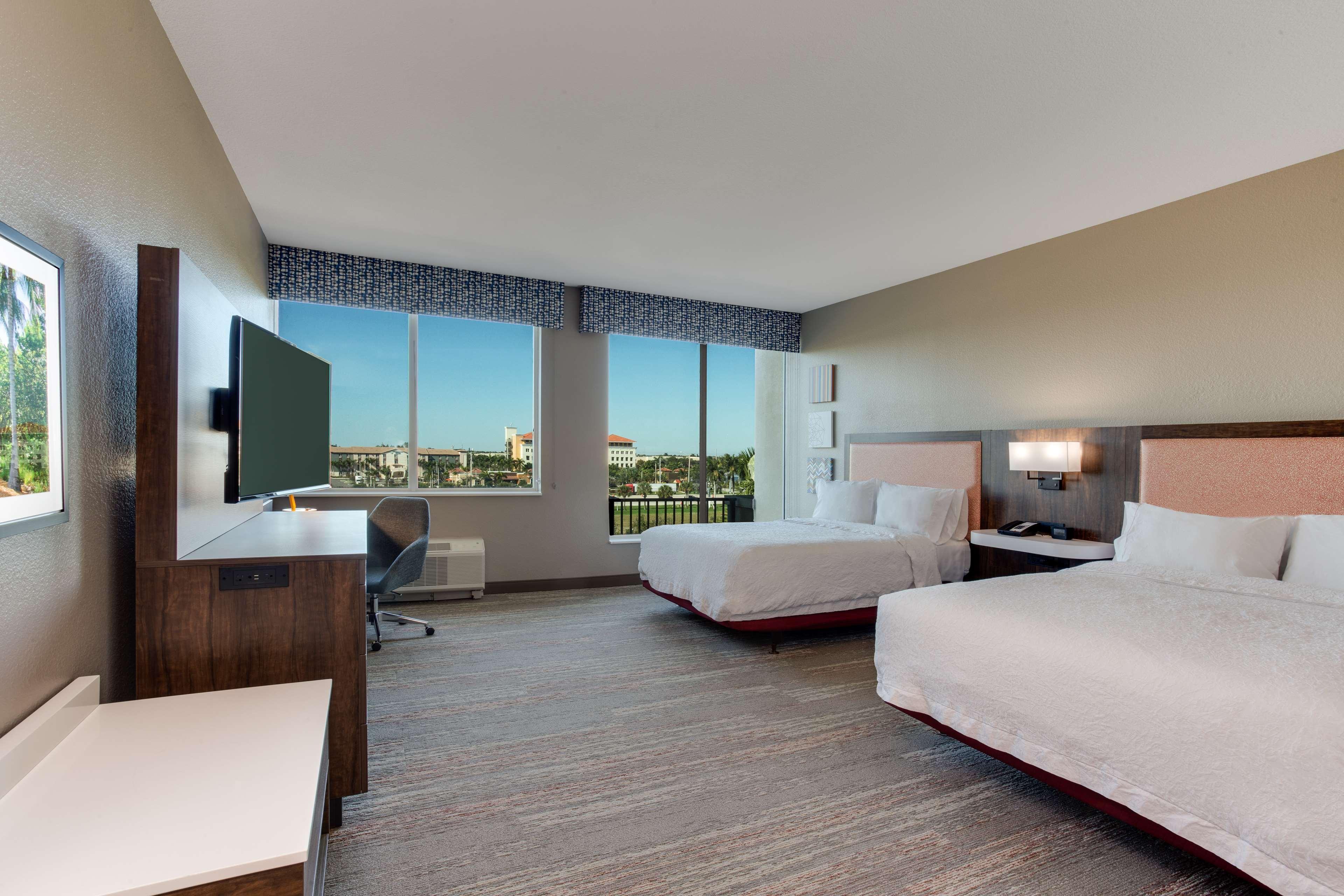 Hampton & Lauderdale - Hotel Miramar