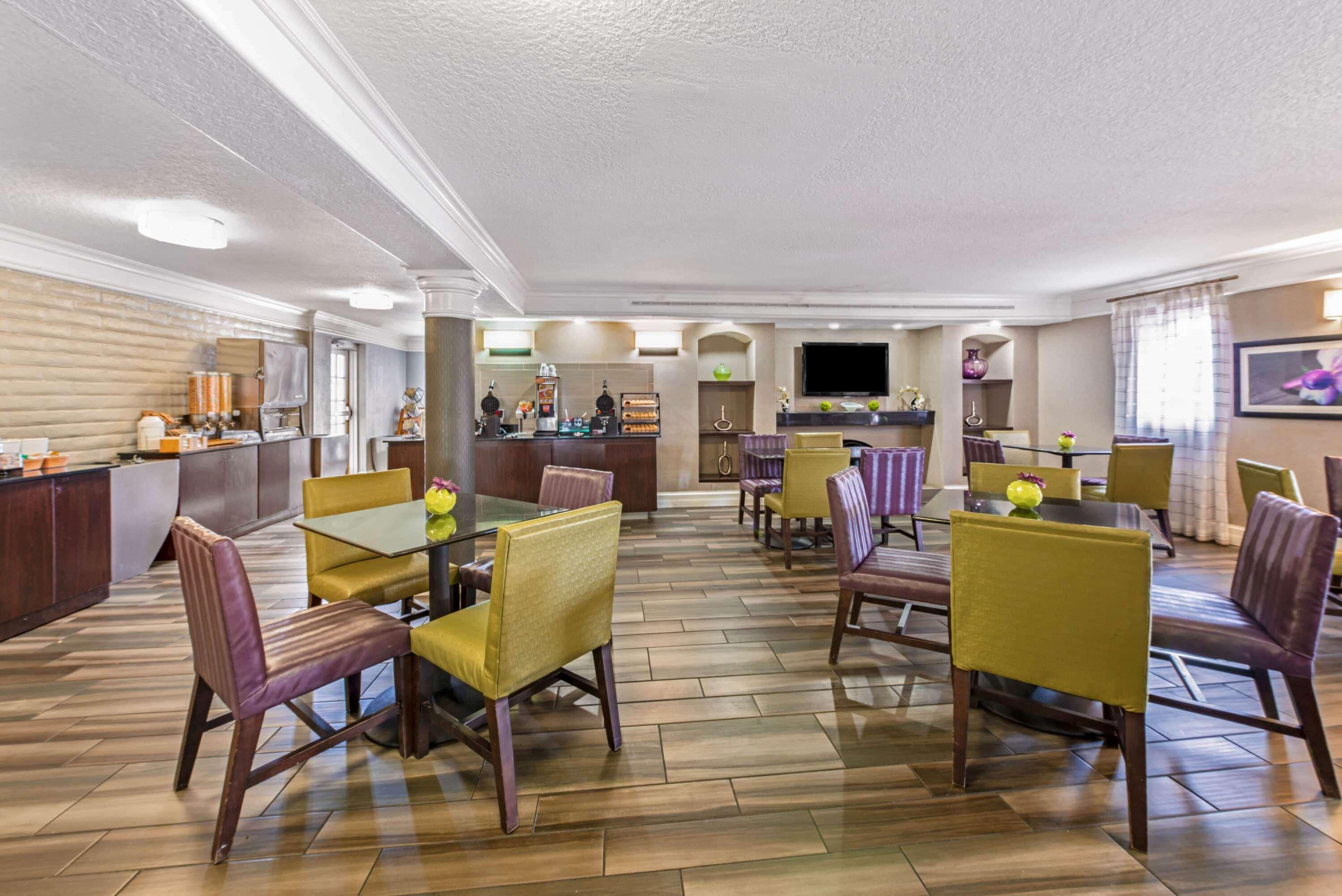 Hotel La Quinta By Wyndham Miami Airport North 3*