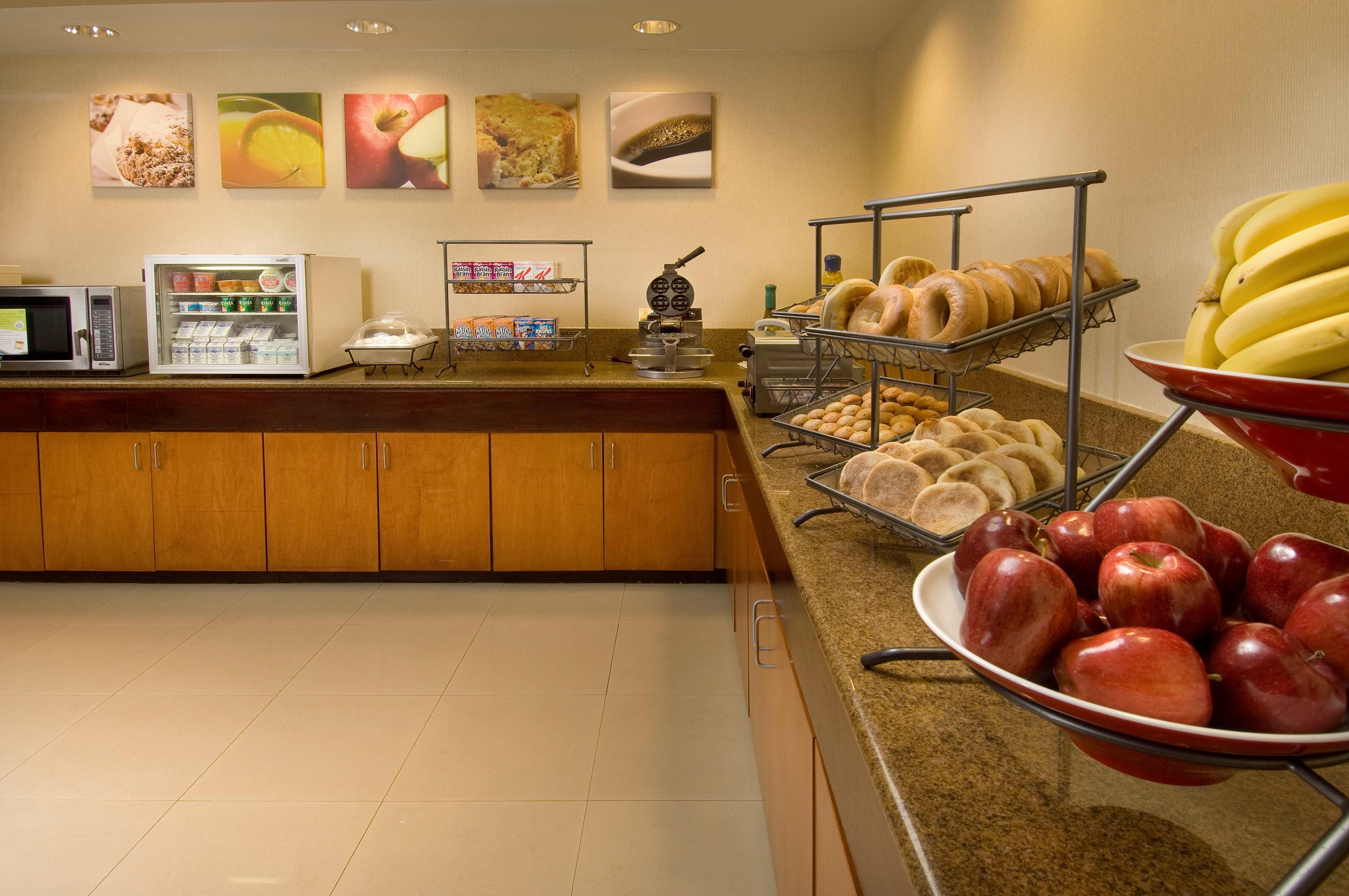 Inn Quality Miami Airport - 3*