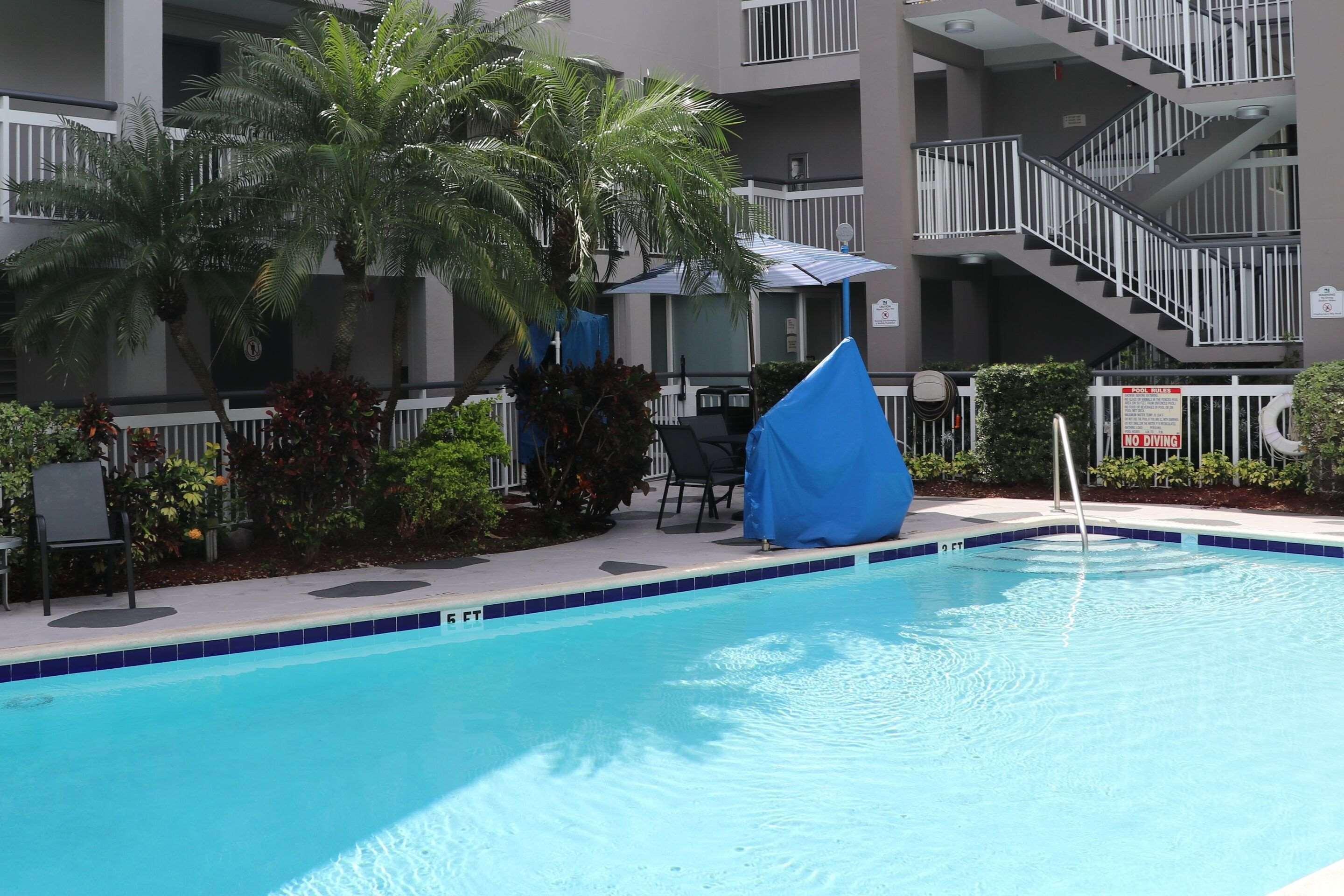 Inn Quality Miami Airport - 3*