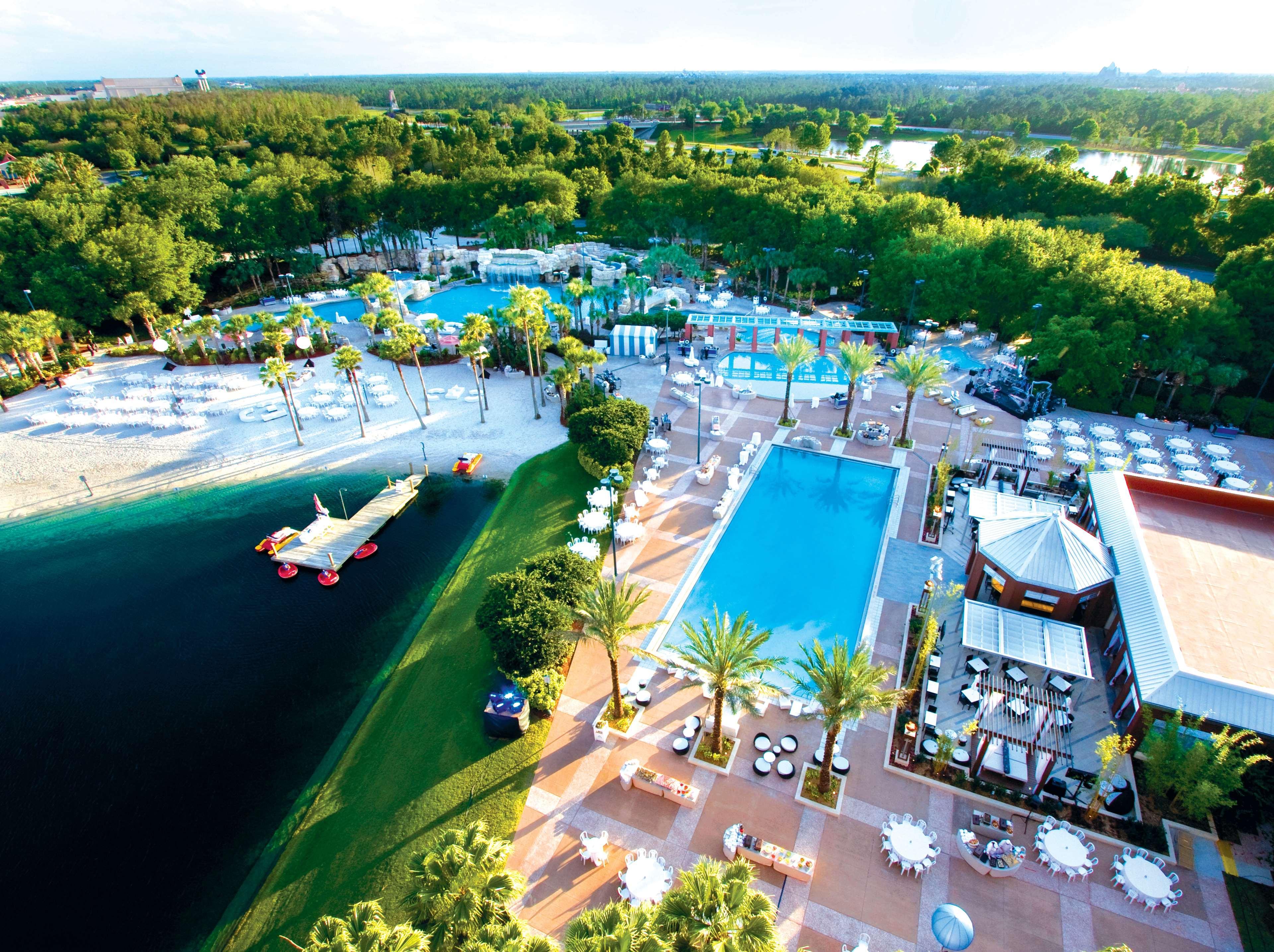 Walt World Dolphin 4*