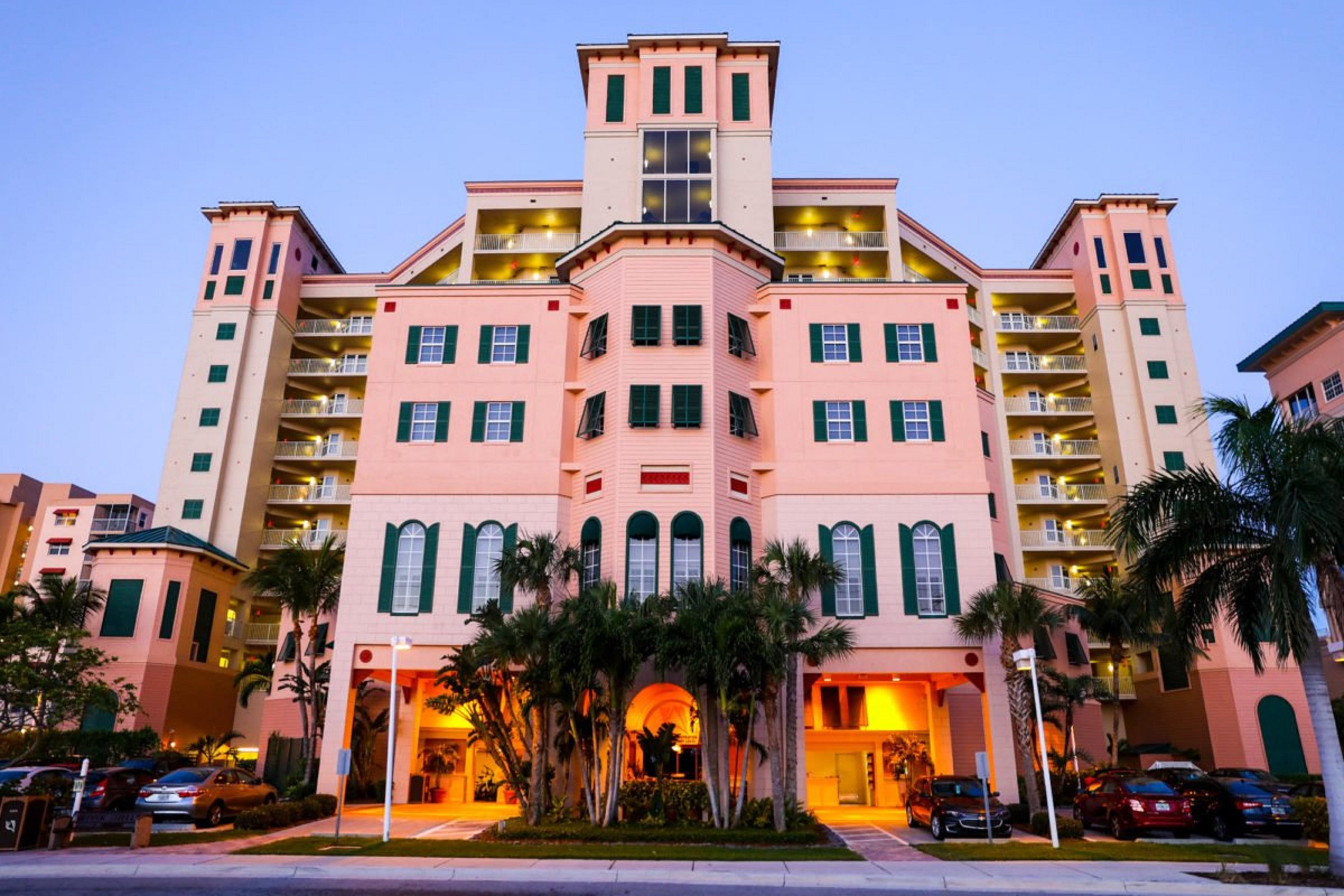 Resort Pink Shell & Marina Fort Myers Beach