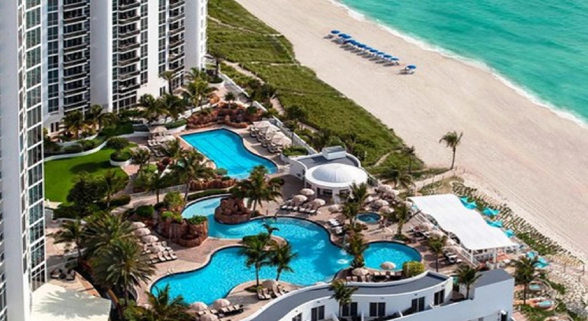 Crystal Palms 3*