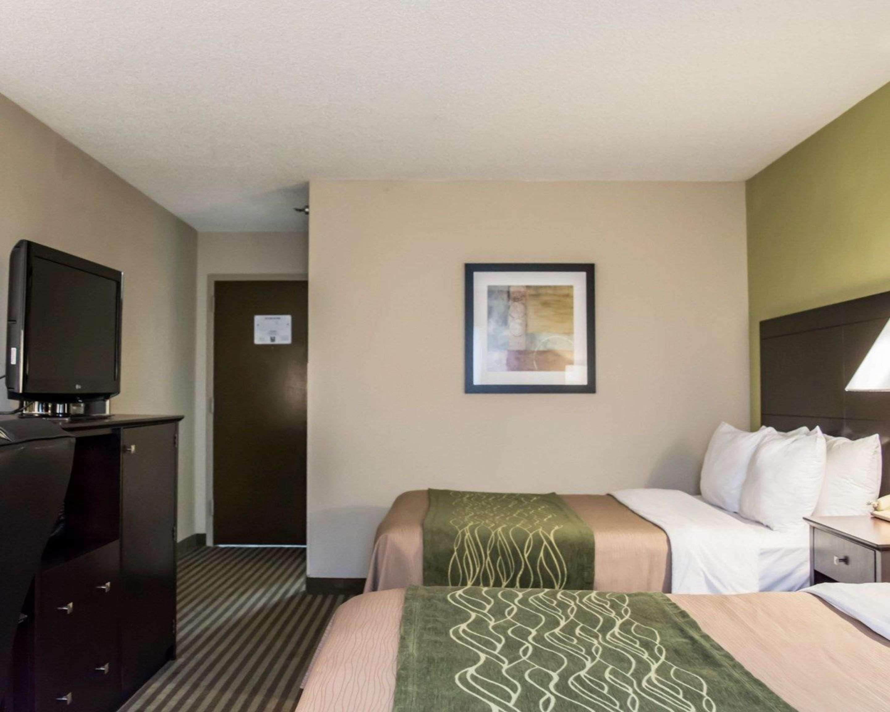 Comfort & St Pete - International Airport 2*