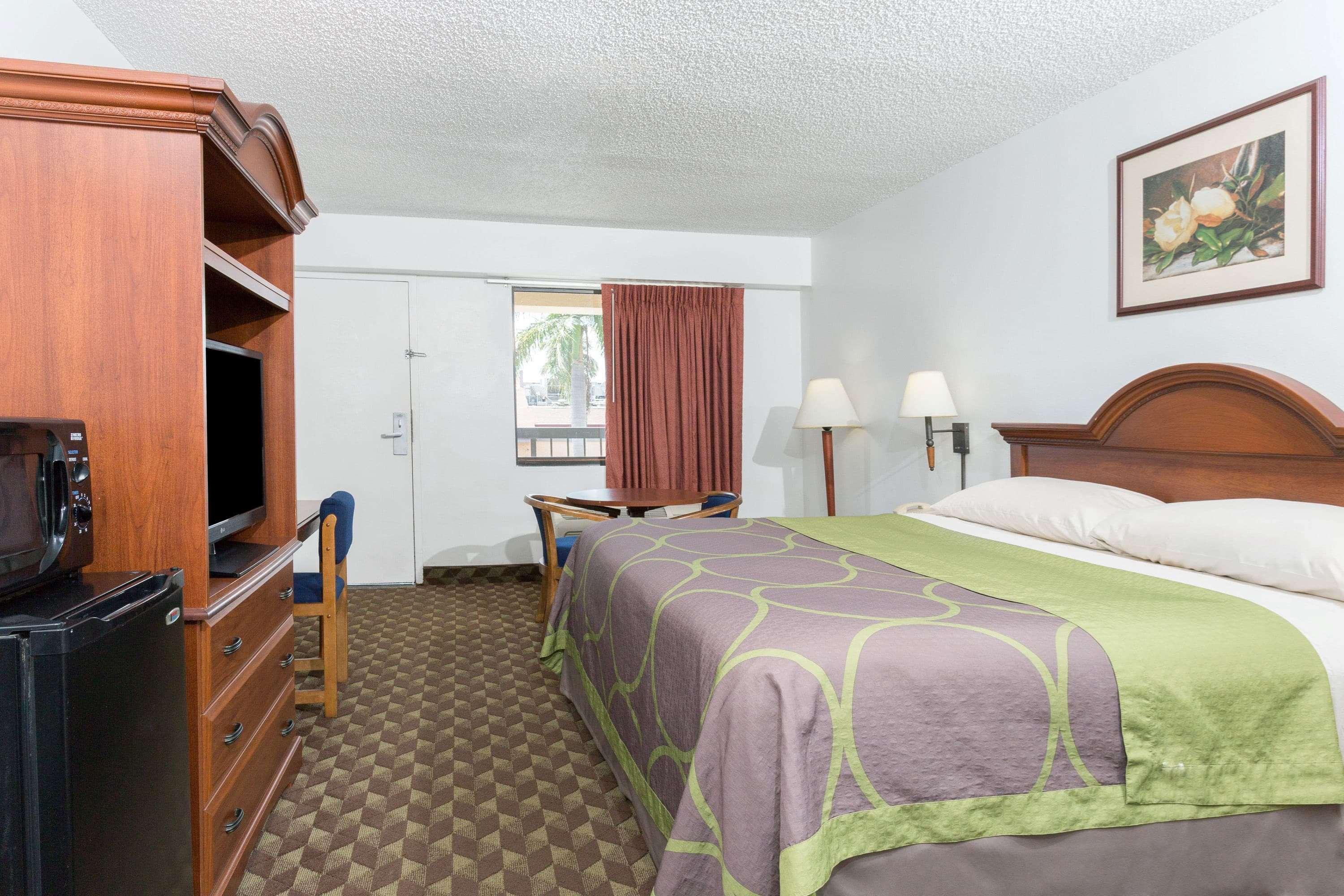 Hotel Super 8 By Wyndham Riviera West Palm