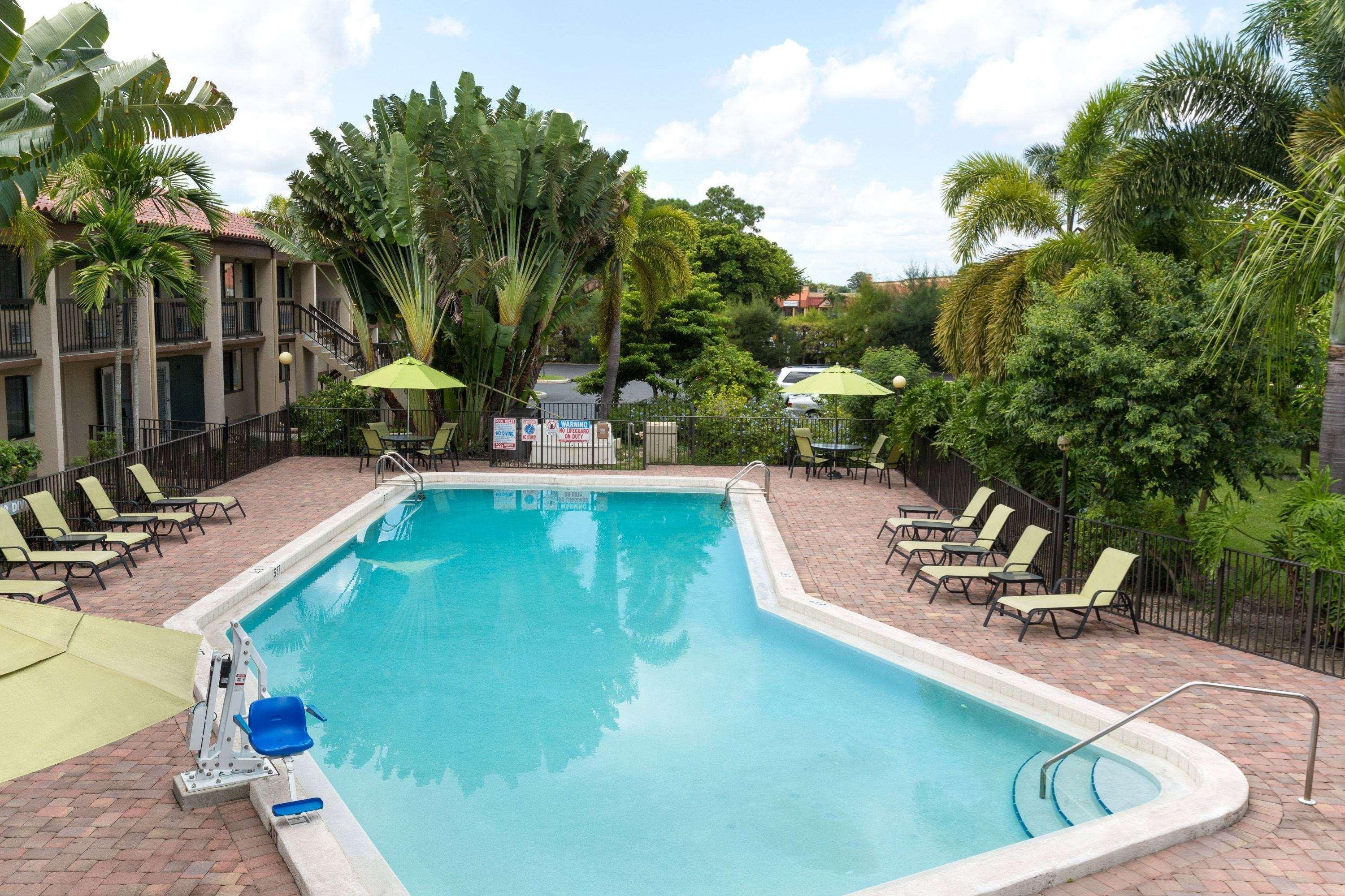 Hotel Super 8 By Wyndham Riviera West Palm *