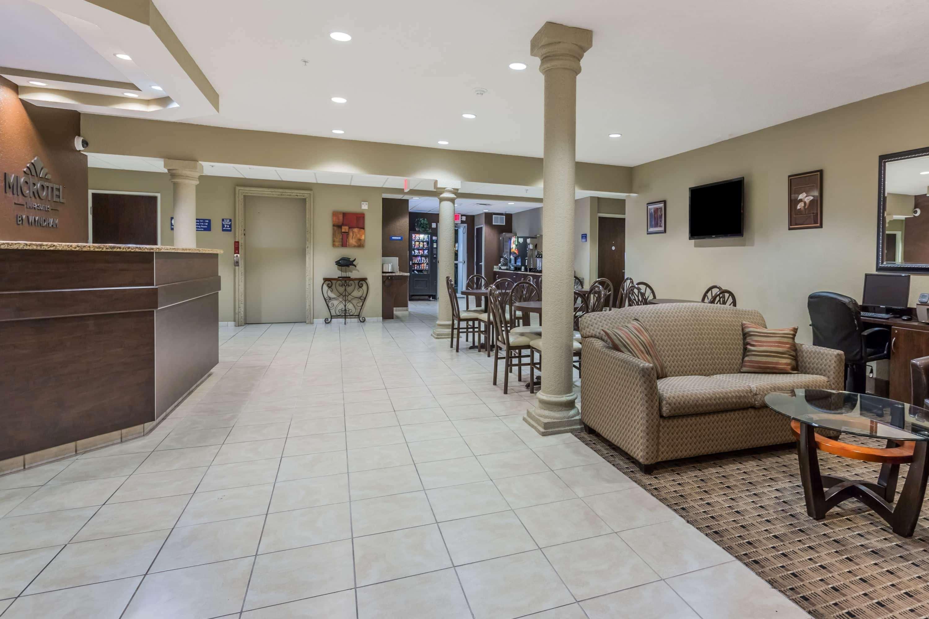 Microtel & By Wyndham Airport