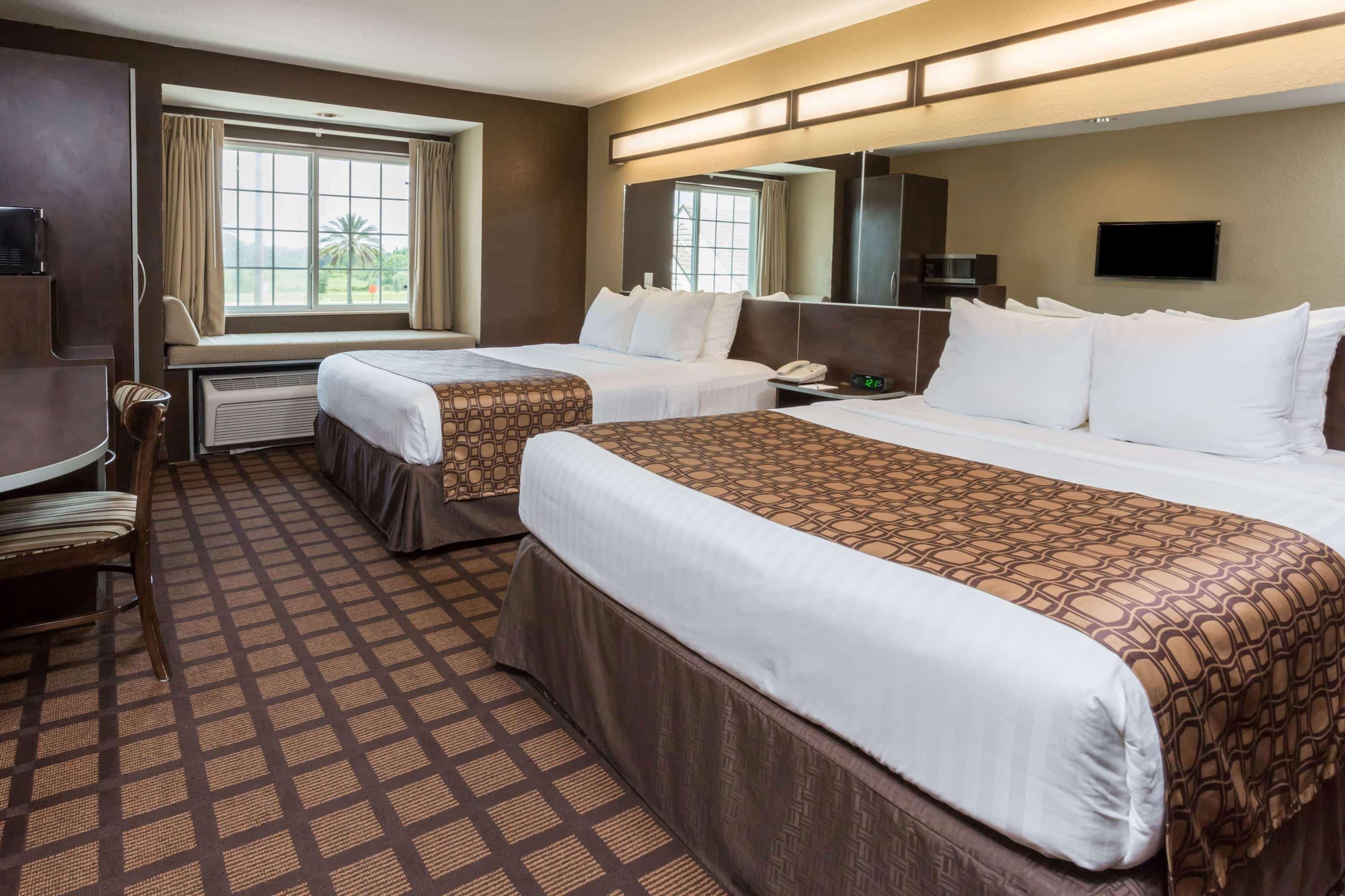 Hotel Microtel & By Wyndham Airport