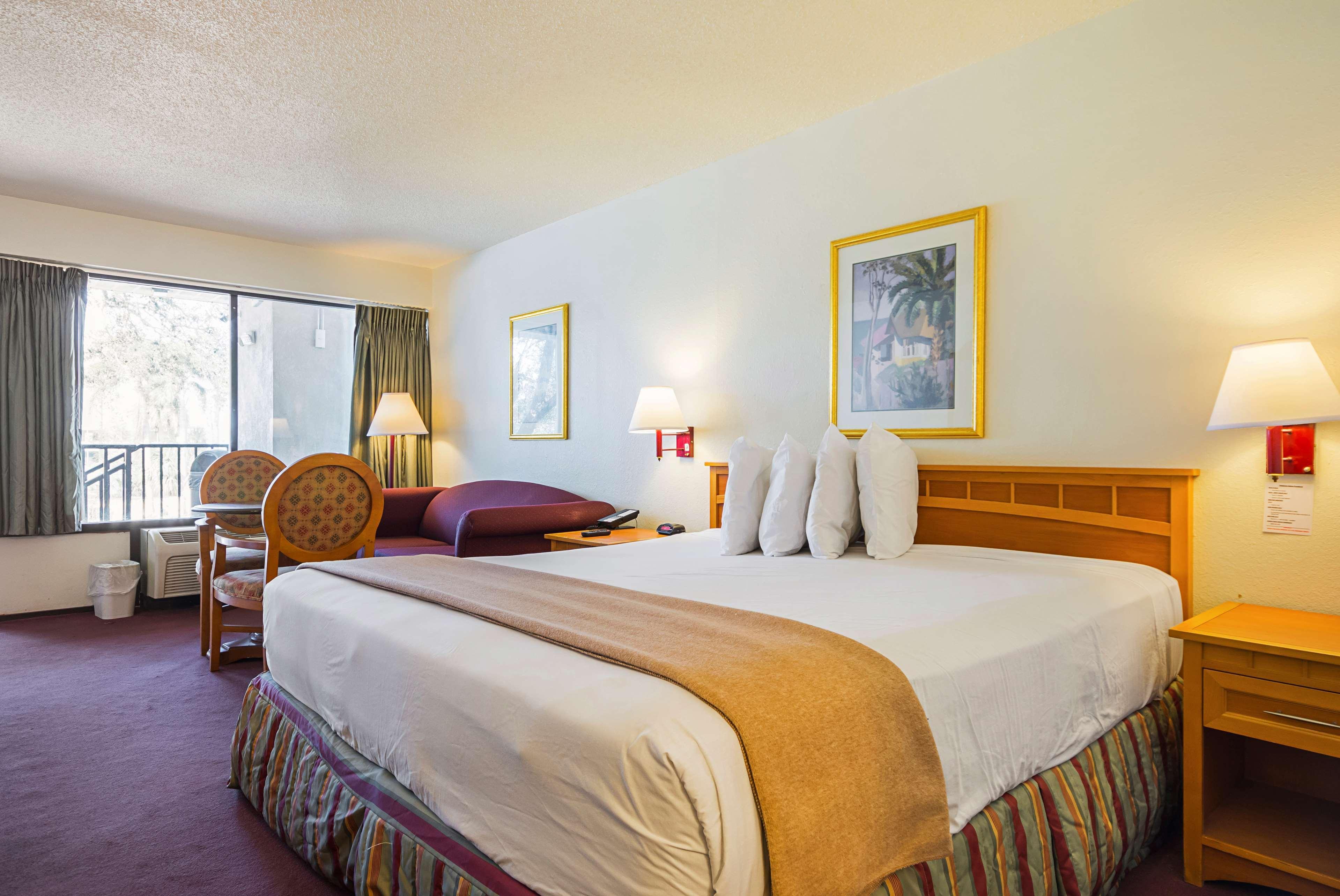 Motel Americas Value & 2*