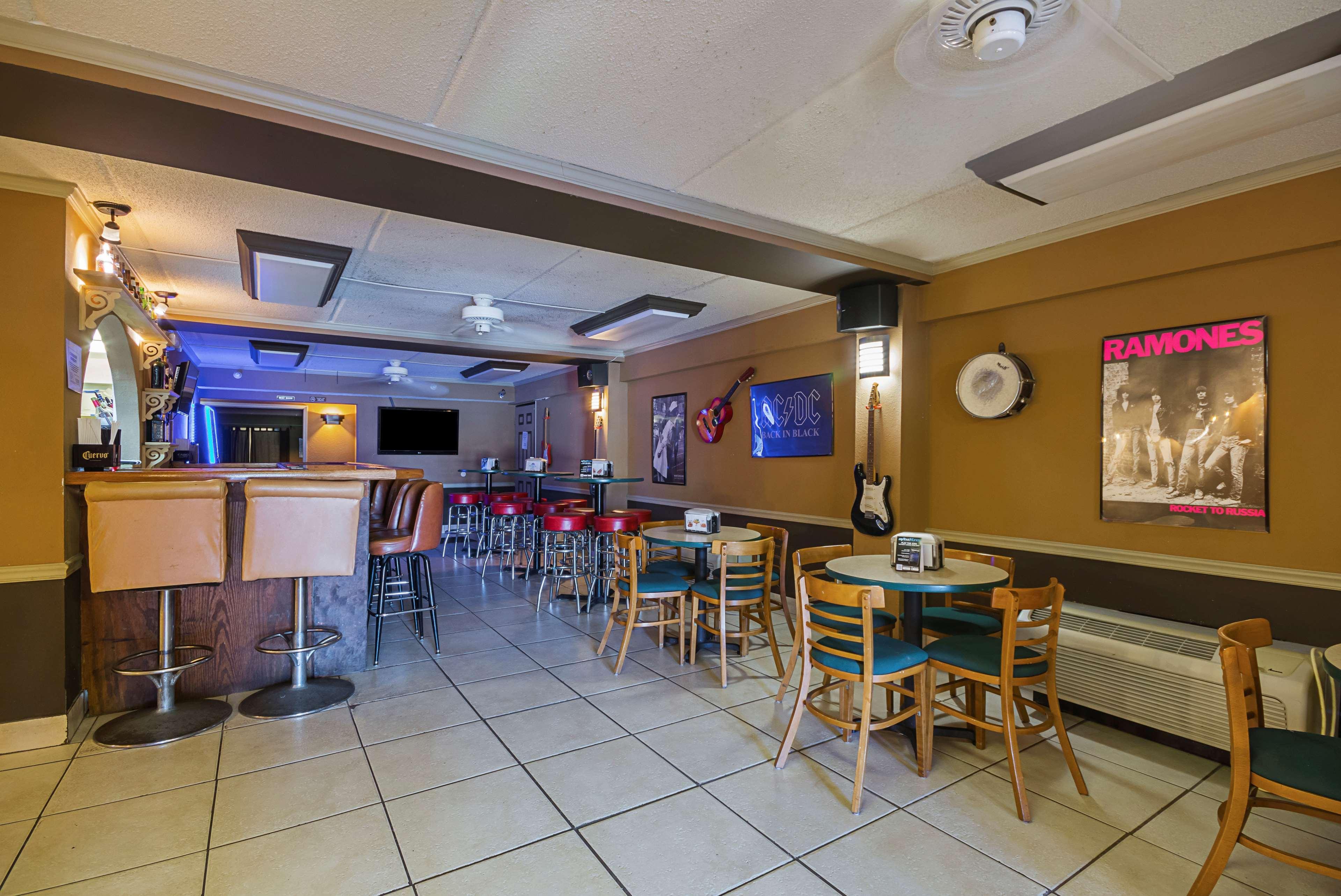 Americas Value & Motel 2*