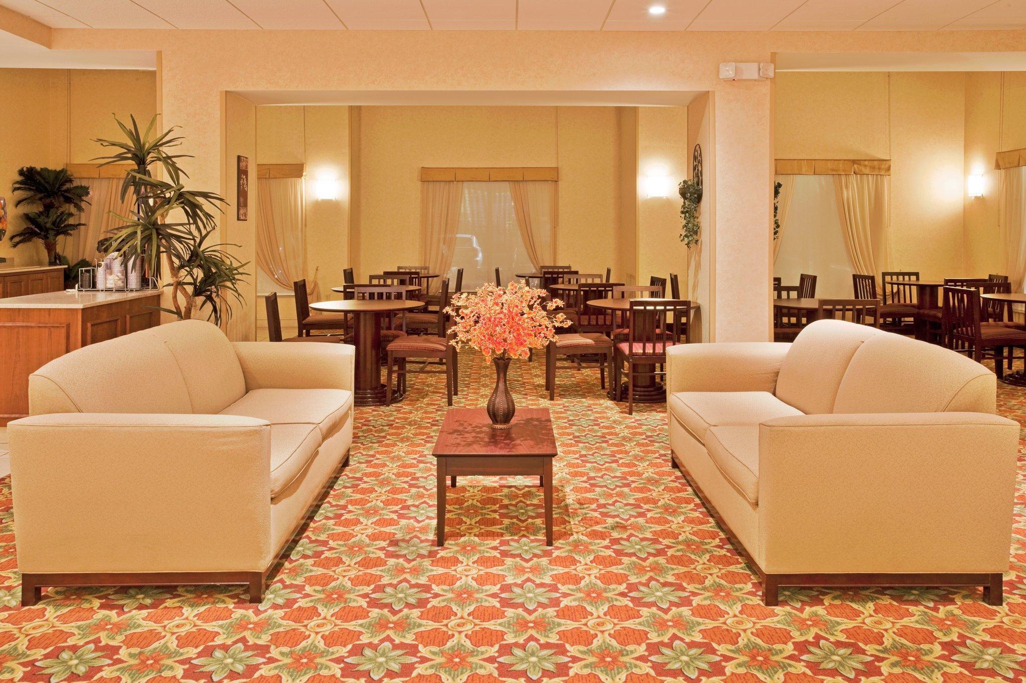Hotel Express & By Ihg 2*