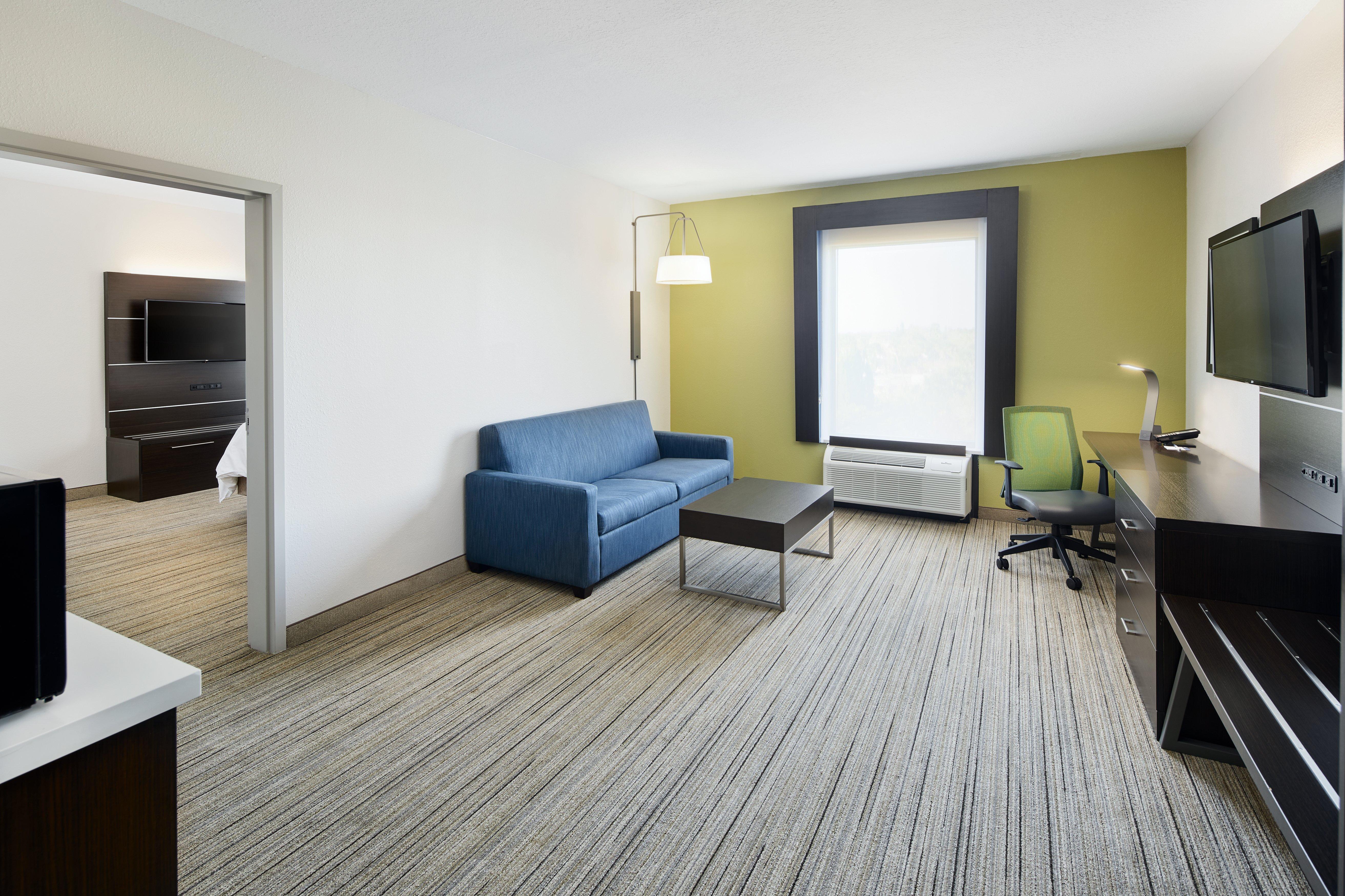 Express & By Ihg 2*