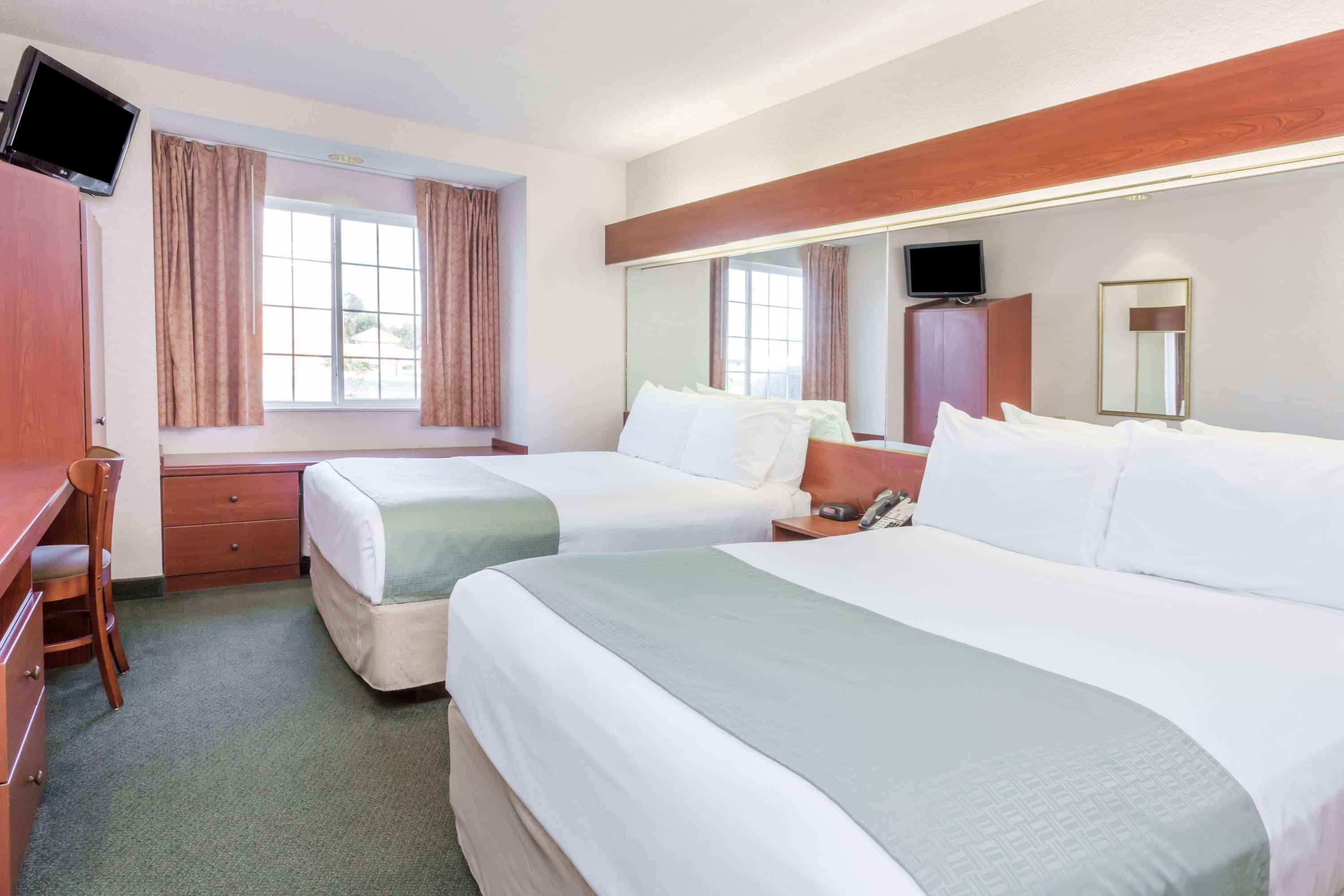 Microtel & Hotel Marianna
