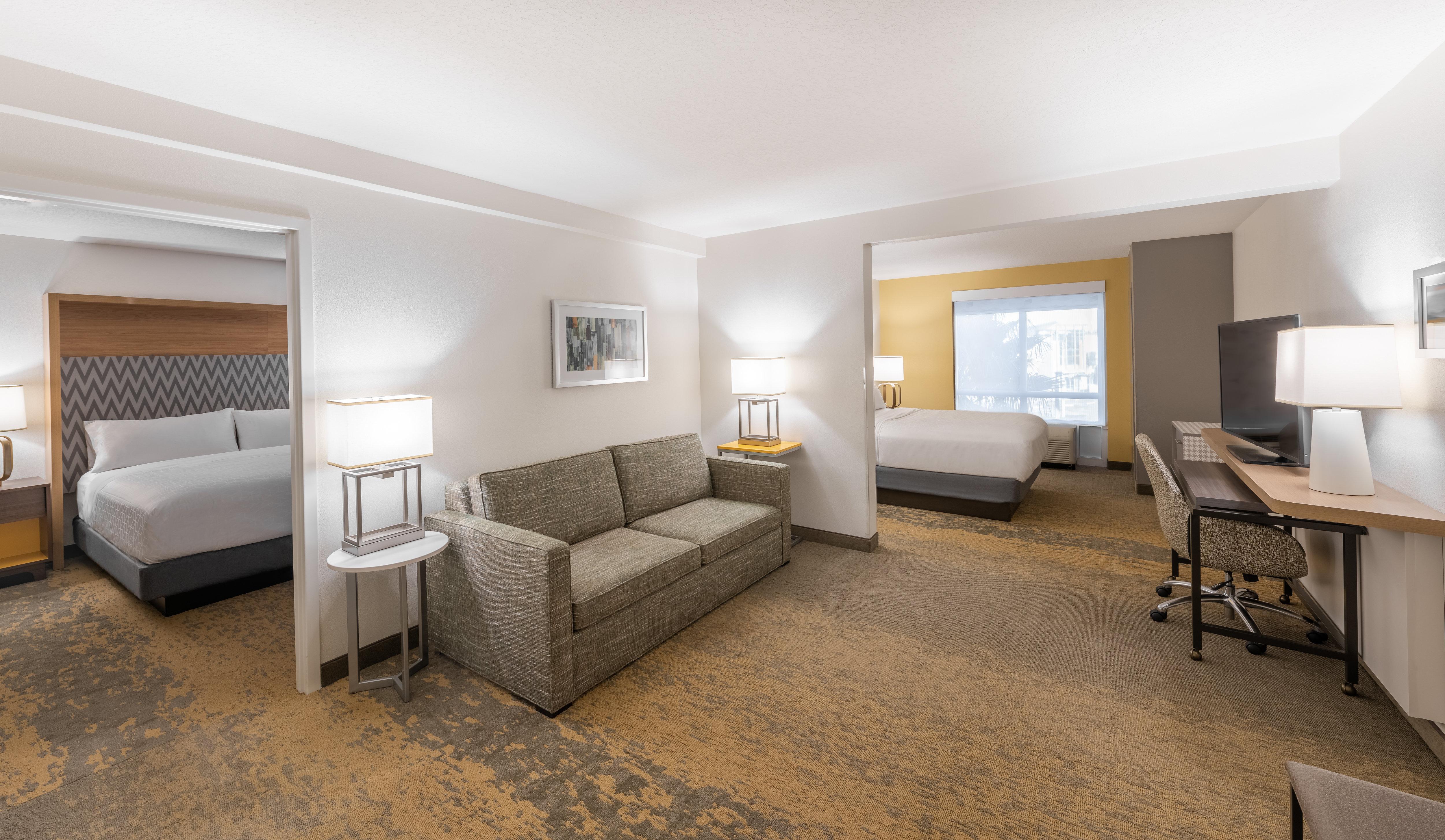 Hotel & - - Wells Rd.