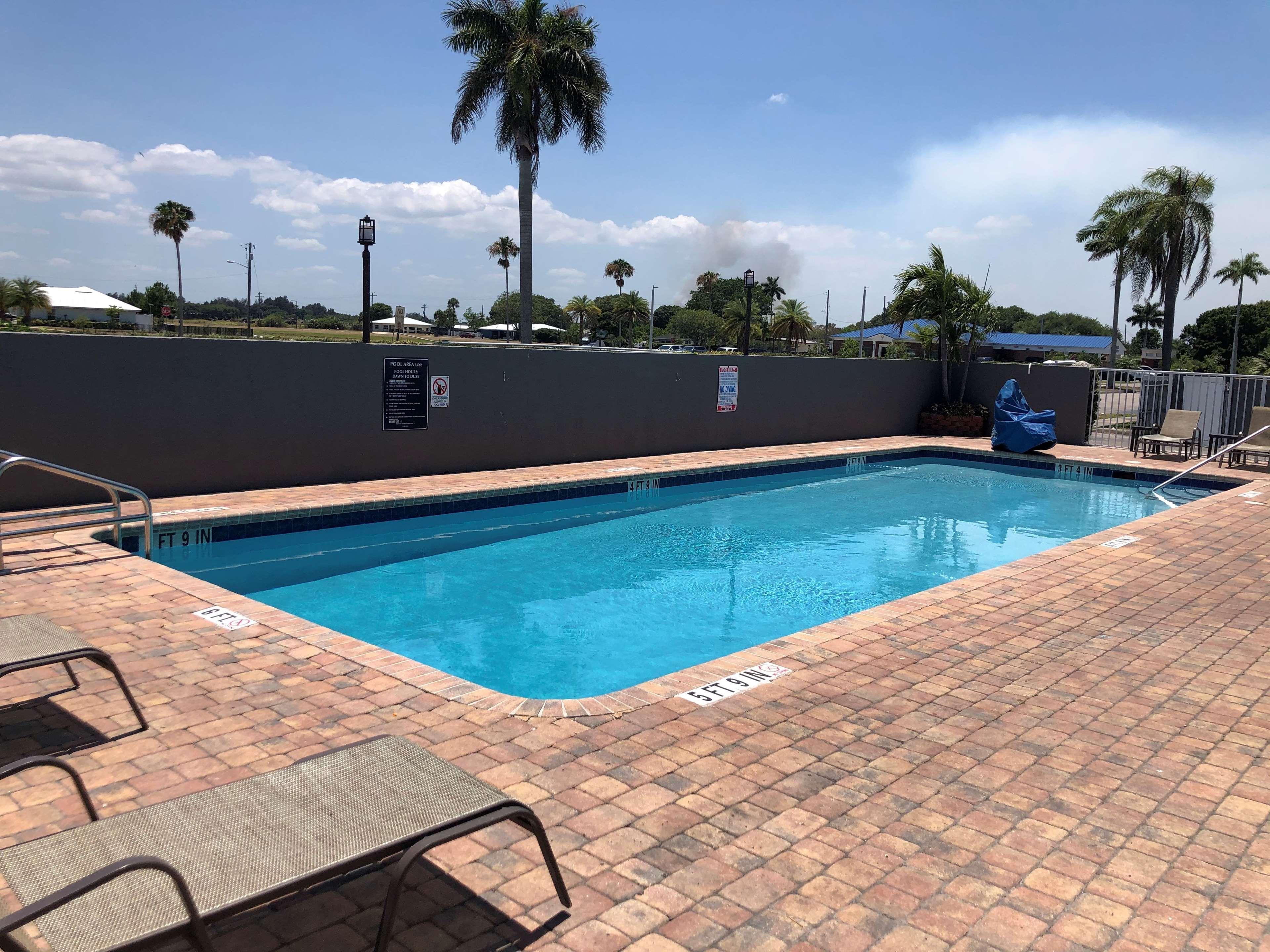 Western Of 3* Clewiston