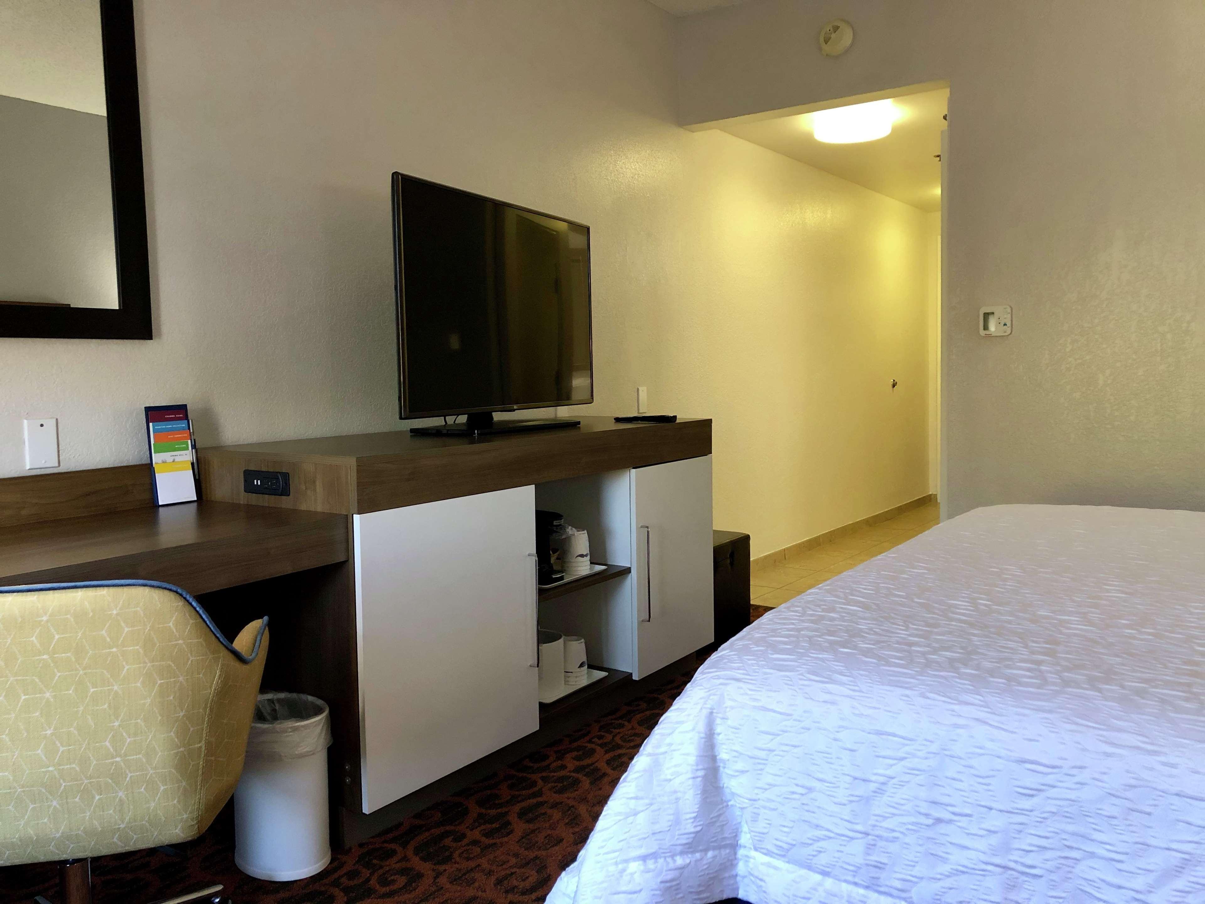 Hampton By Hilton Spring Hill Hotel 3*