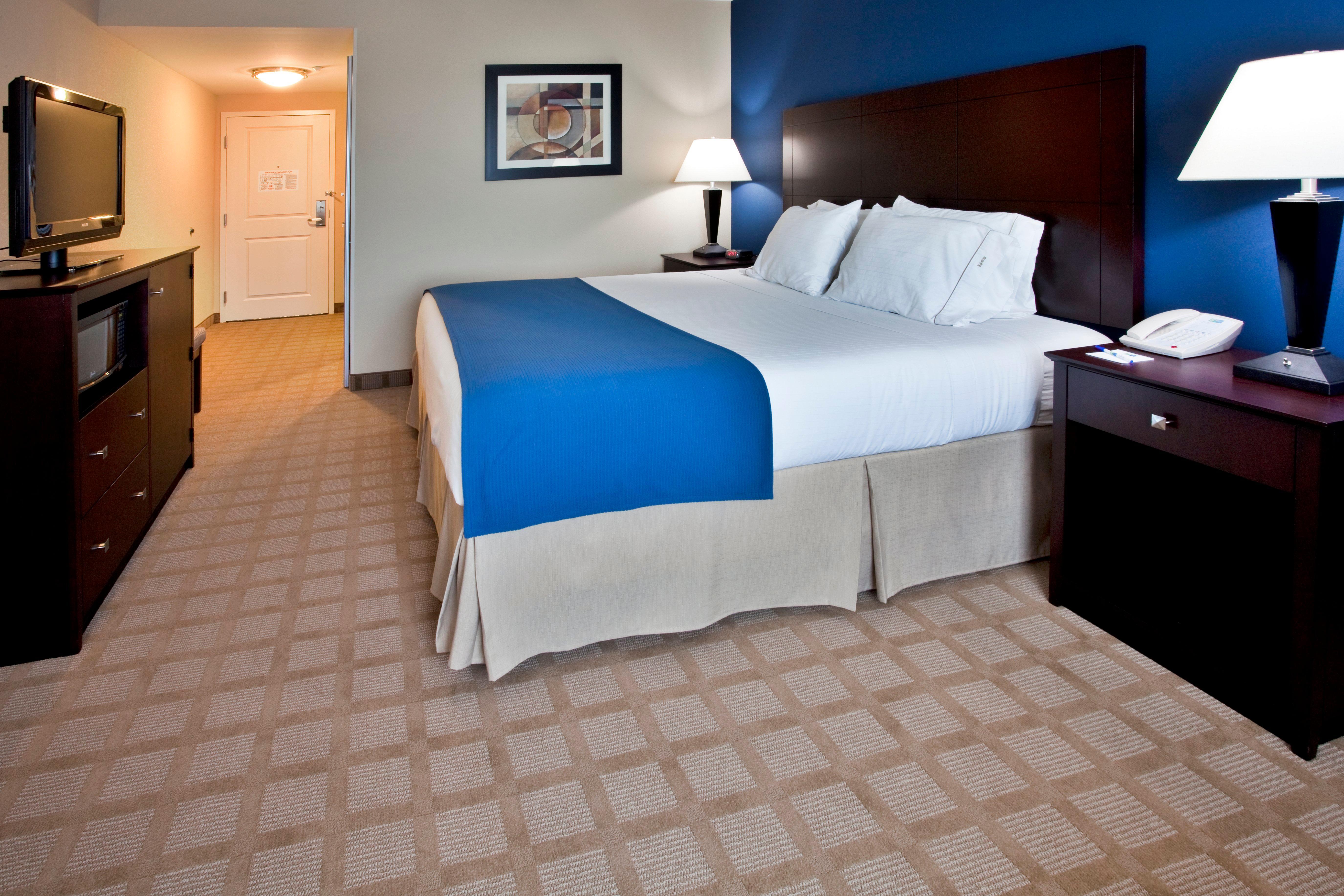 Express & Pierce West By Ihg