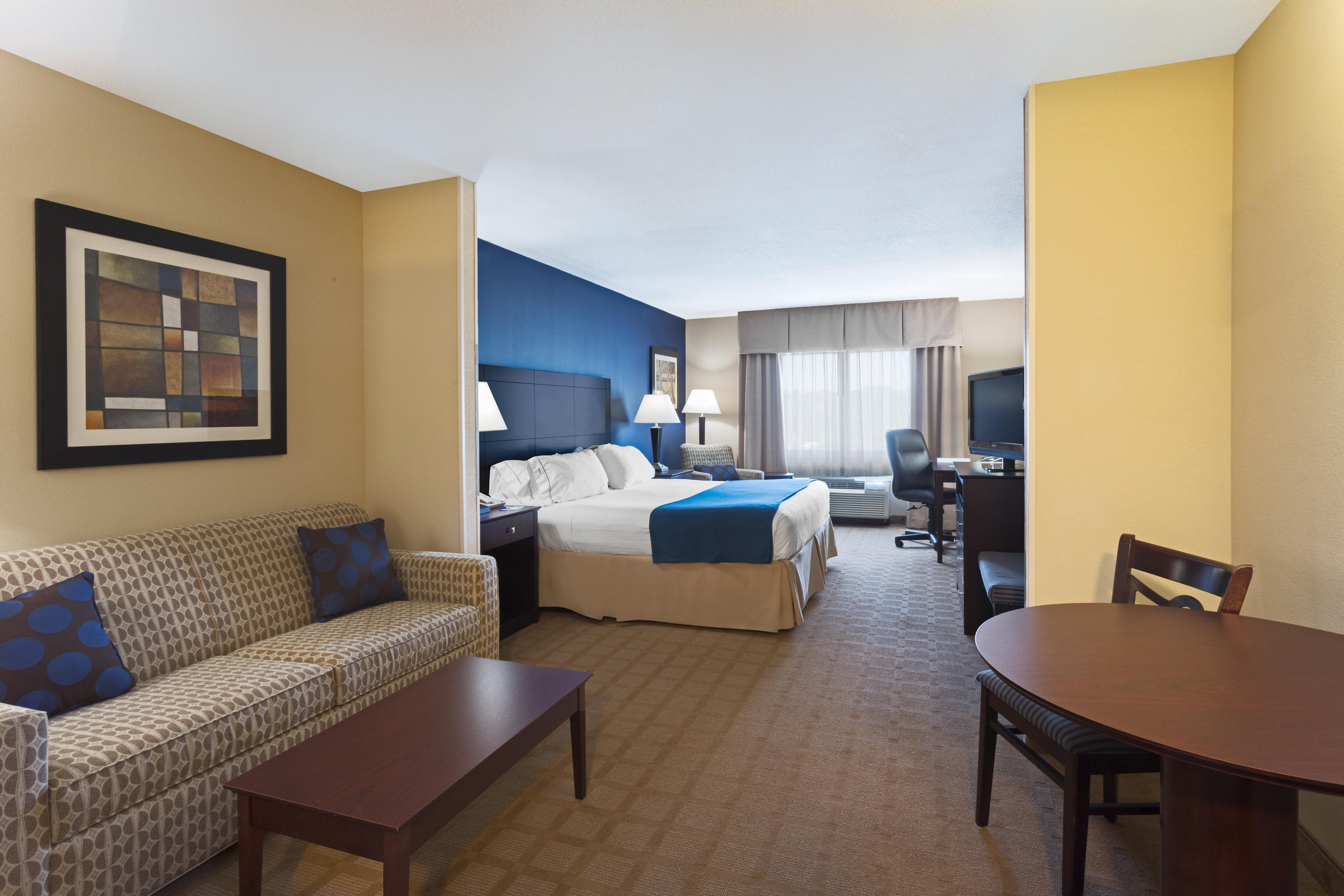 Express & Pierce West By Ihg Hotel