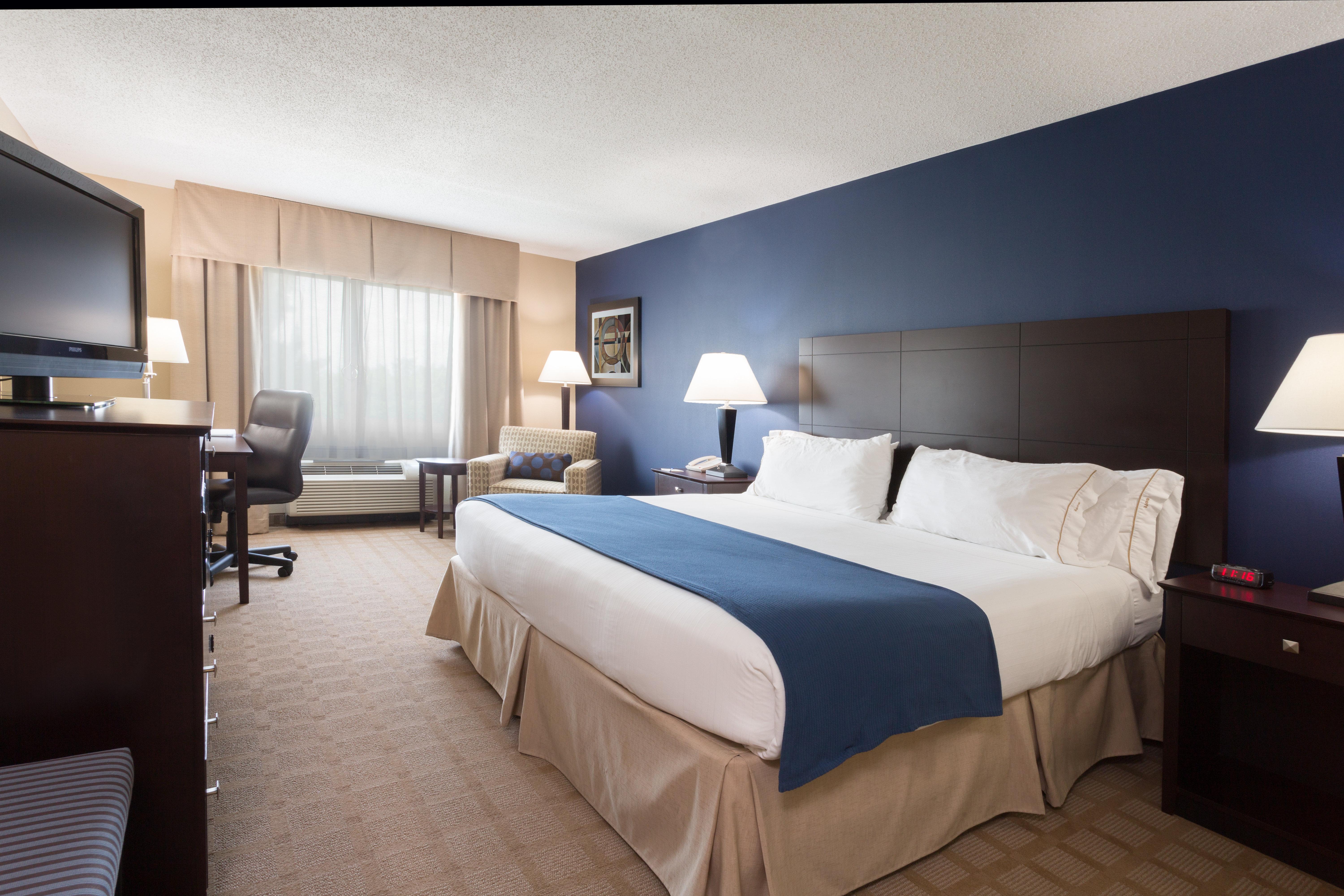 Express & Pierce West By Ihg Hotel 3*